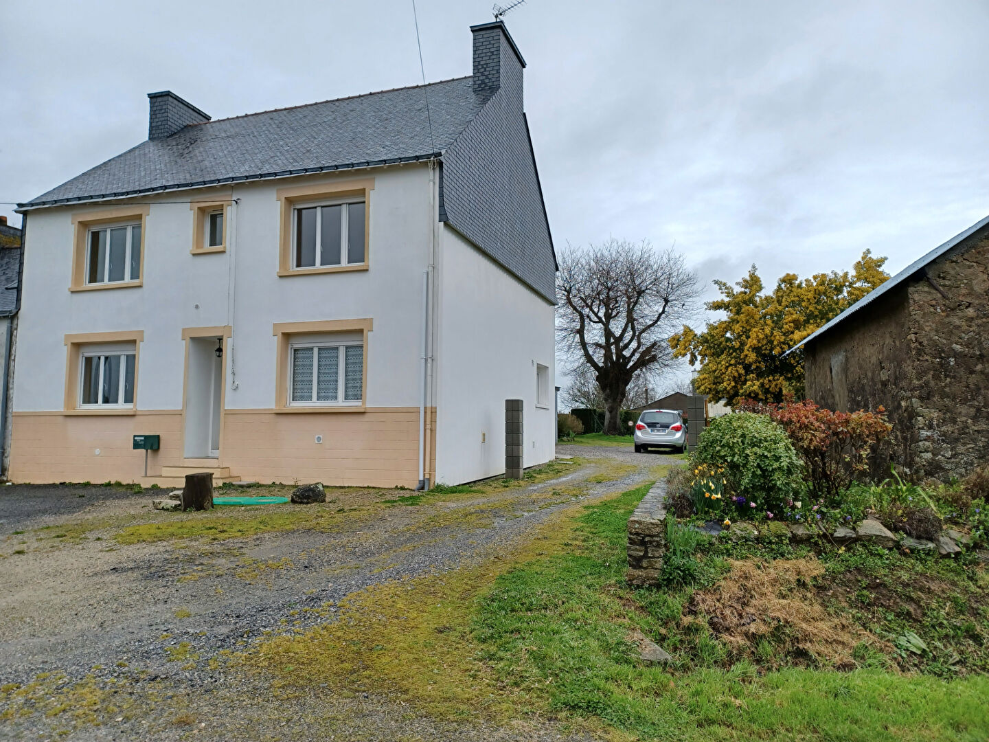 Maison T5 de 137 m2 - NIVILLAC Maison T5 de 137 m2 - NIVILLAC
