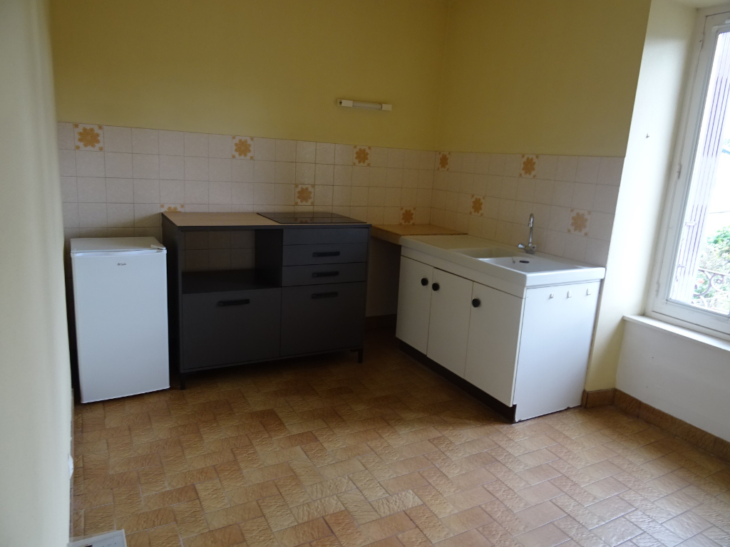 A louer Bretagne Morbihan Noyal-Pontivy Appartement de type 2 de 54 m² au 1er étage A louer Bretagne Morbihan Noyal-Pontivy Appartement de type 2 de 54 m² au 1er étage