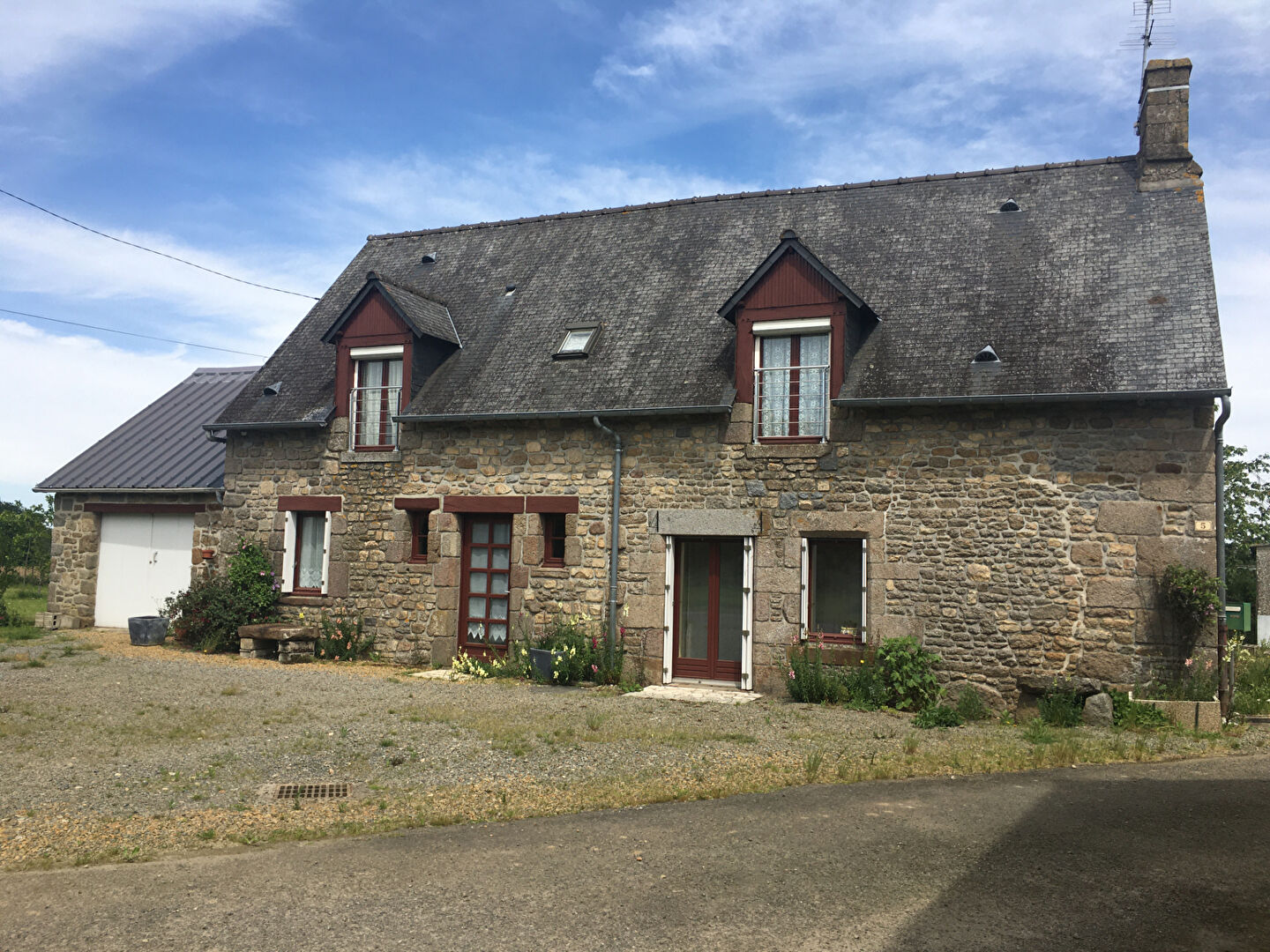  CUGUEN,  6 KMS de la gare de COMBOURG