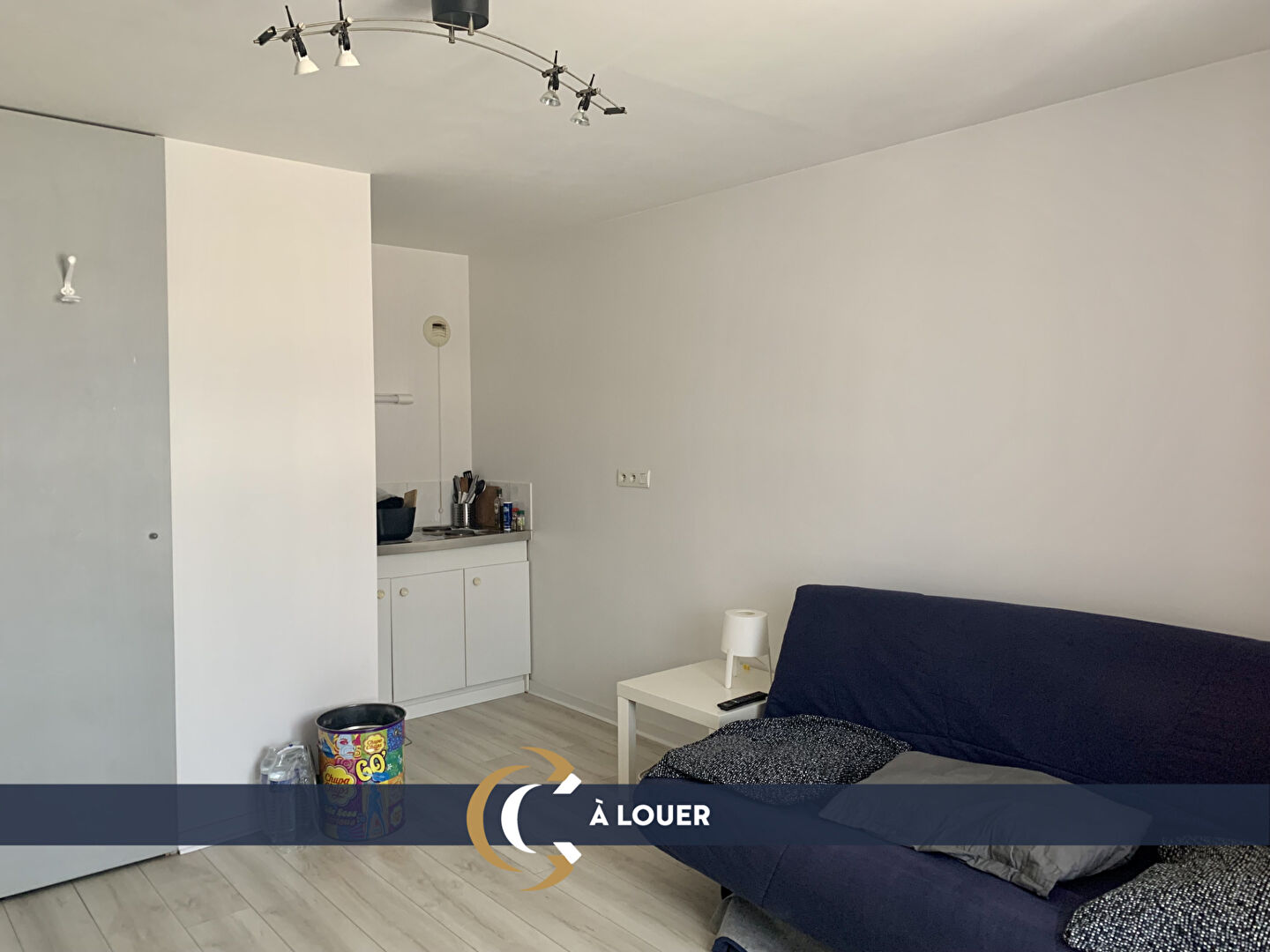 A LOUER DOL DE BRETAGNE - CENTRE - STUDIO MEUBLE - 21.75 m² A LOUER DOL DE BRETAGNE - CENTRE - STUDIO MEUBLE - 21.75 m²