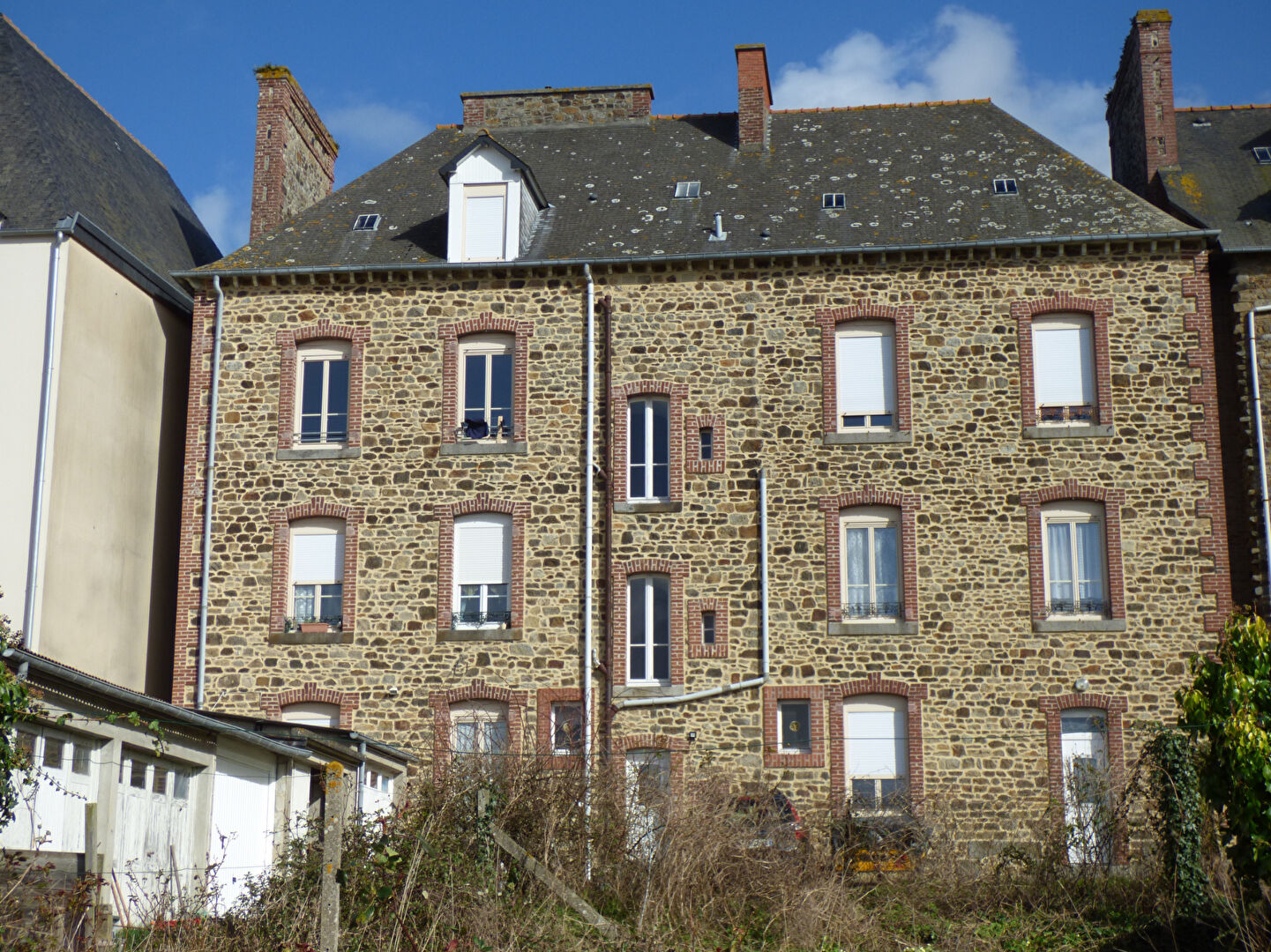 Immeuble Dol De Bretagne 19 pièce(s) Immeuble Dol De Bretagne 19 pièce(s)