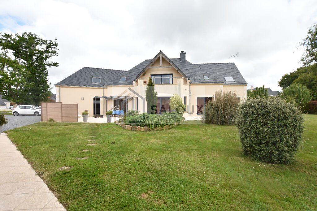 LAUZACH - MAISON T8 de 2009 sur 1865 m² de terrain avec dépendances LAUZACH - MAISON T8 de 2009 sur 1865 m² de terrain avec dépendances