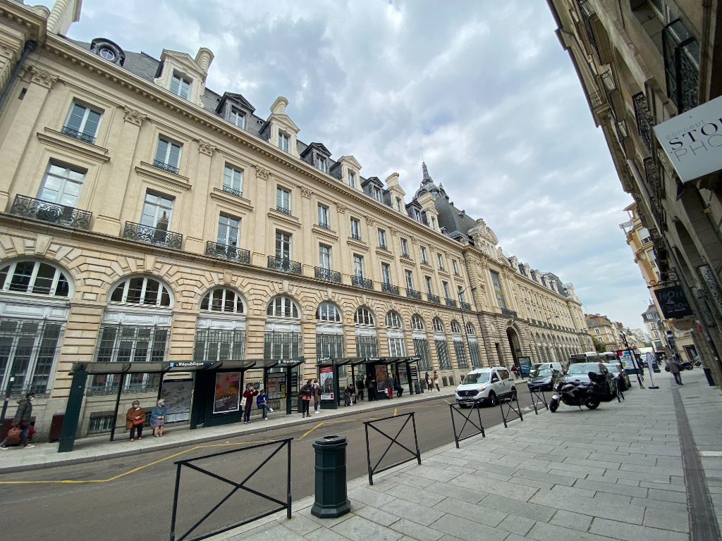 Centre Les Halles - Appartement Type 4 - 83 m² Centre Les Halles - Appartement Type 4 - 83 m²