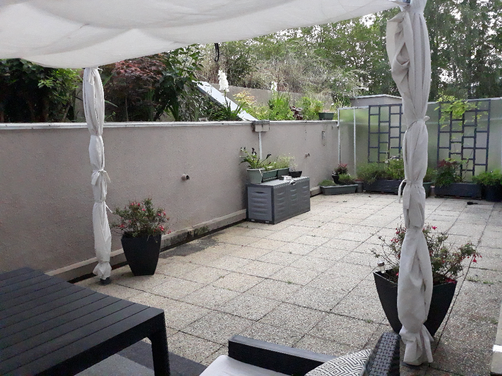 Rennes- lumineux T4 avec terrasse Rennes- lumineux T4 avec terrasse