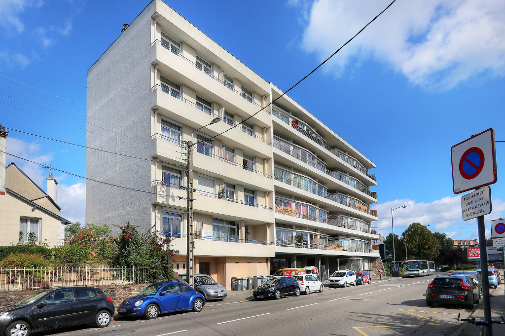 Rennes Proche Centre - Grand Type 2 avec Balcon Sud Rennes Proche Centre - Grand Type 2 avec Balcon Sud