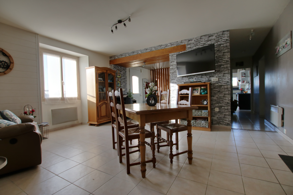 Maison Melesse 5 pièce(s) 125 m2 Maison Melesse 5 pièce(s) 125 m2