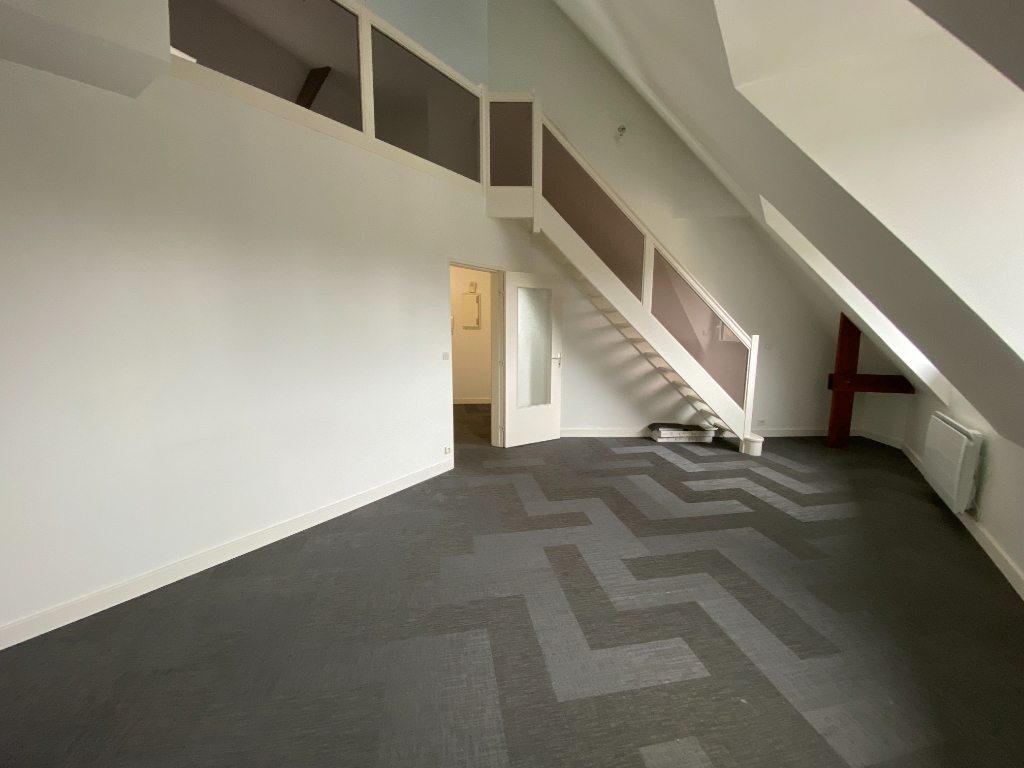 Centre Rennes - Appt T3 avec ascenseur - 87 m² au sol Centre Rennes - Appt T3 avec ascenseur - 87 m² au sol