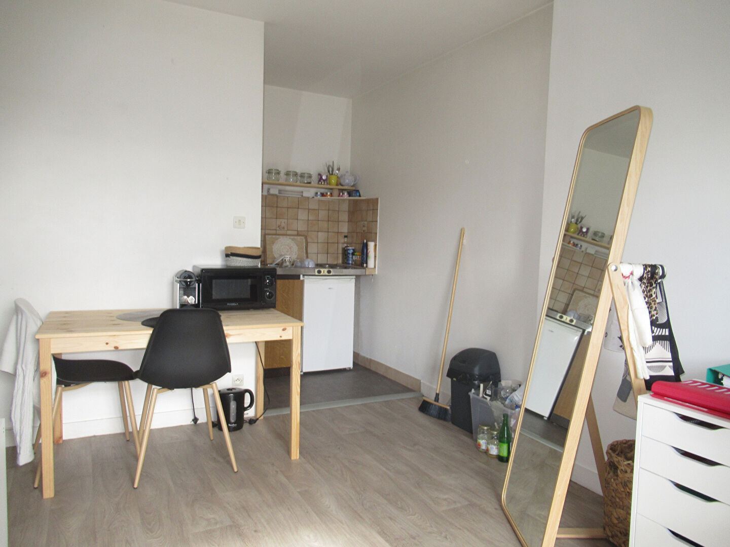 RENNES-Verdun, grand studio avec stationnement RENNES-Verdun, grand studio avec stationnement