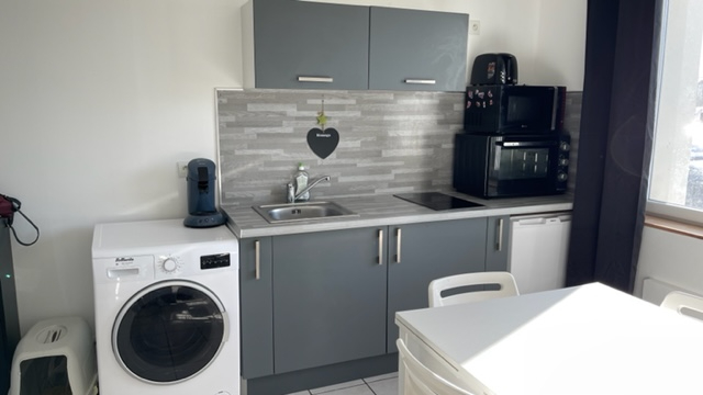 T2 MEUBLE - BOULEVARD JEAN MOULIN - 27 M2 T2 MEUBLE - BOULEVARD JEAN MOULIN - 27 M2