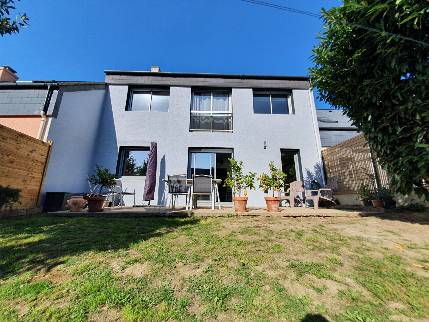 Maison familiale 4ch + bureau et jardin Maison familiale 4ch + bureau et jardin