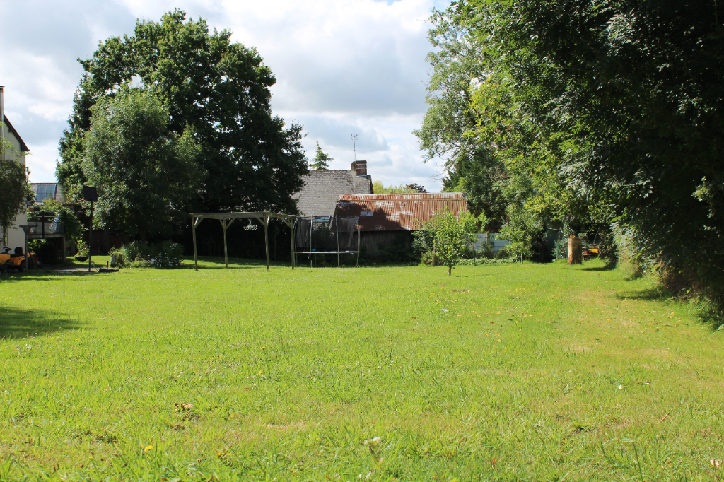 A vendre Maison 3 chambres et terrains constructibles - 10 MIN Au Nord de Bain de Bretagne - Ille et vilaine - Bretagne A vendre Maison 3 chambres et terrains constructibles - 10 MIN Au Nord de Bain de Bretagne - Ille et vilaine - Bretagne