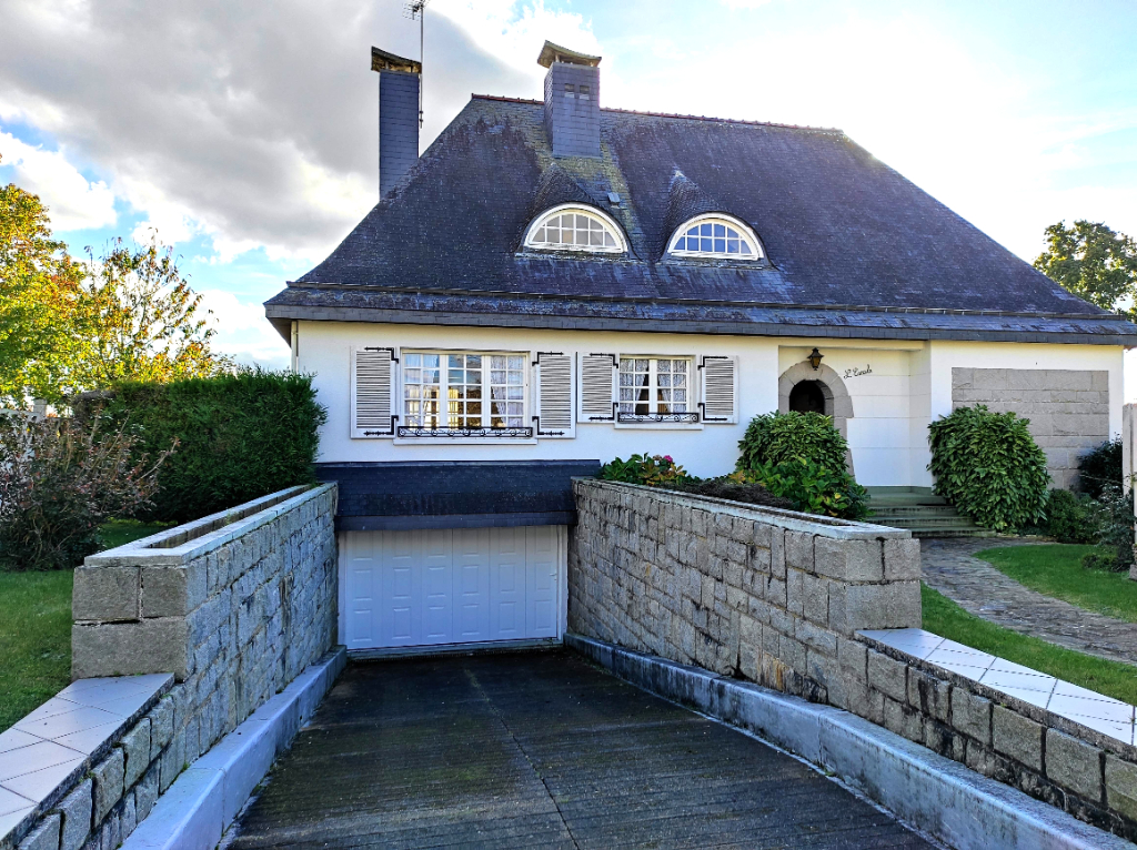 Maison 7 pièce(s) BOURG DES COMPTES Maison 7 pièce(s) BOURG DES COMPTES