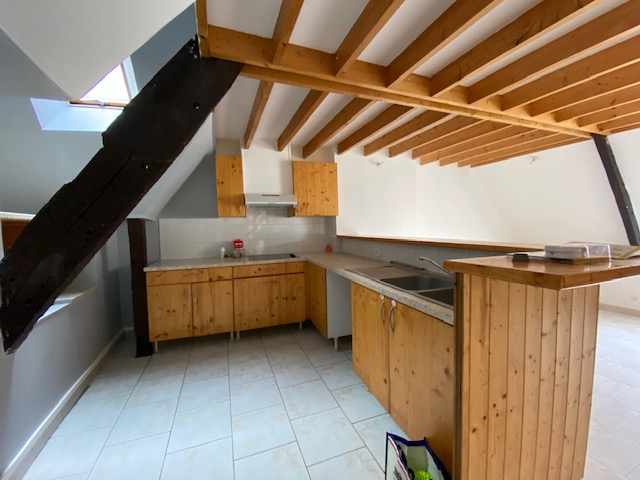 A LOUER APPARTEMENT T4 PLOERMEL CENTRE VILLE BRETAGNE MORBIHAN A LOUER APPARTEMENT T4 PLOERMEL CENTRE VILLE BRETAGNE MORBIHAN