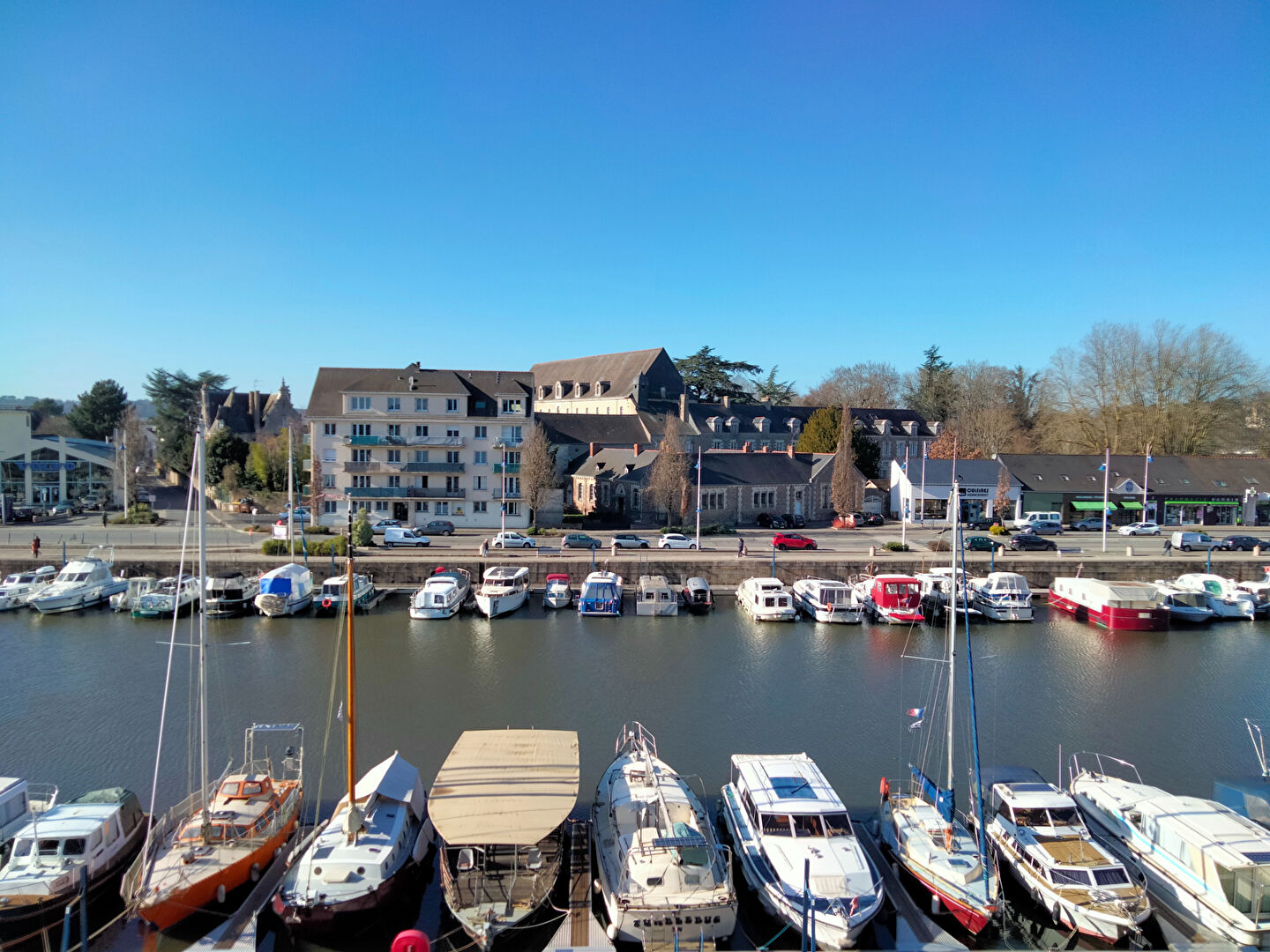 Type 2 Vue sur le port Type 2 Vue sur le port