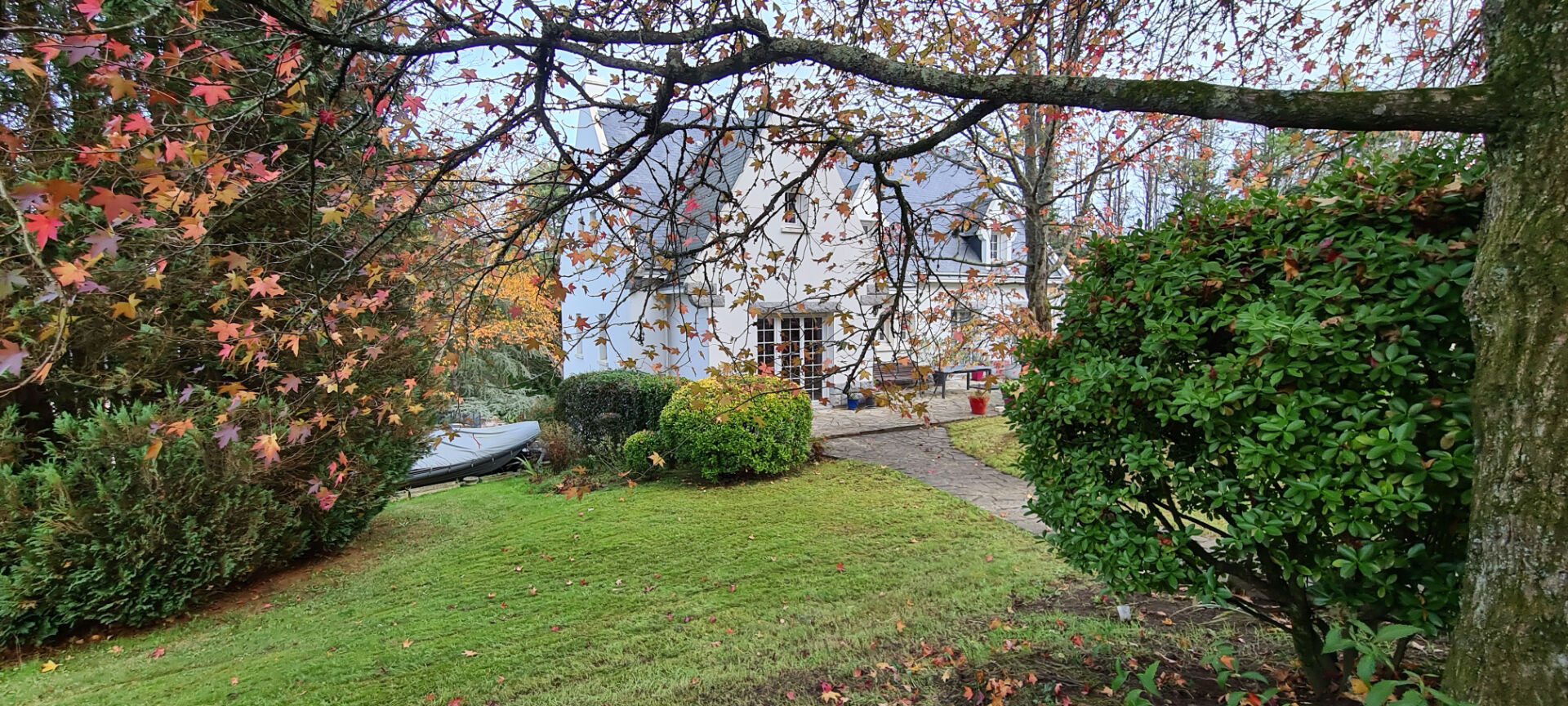 Maison Sautron 9 pièce(s) 219 m2 Maison Sautron 9 pièce(s) 219 m2
