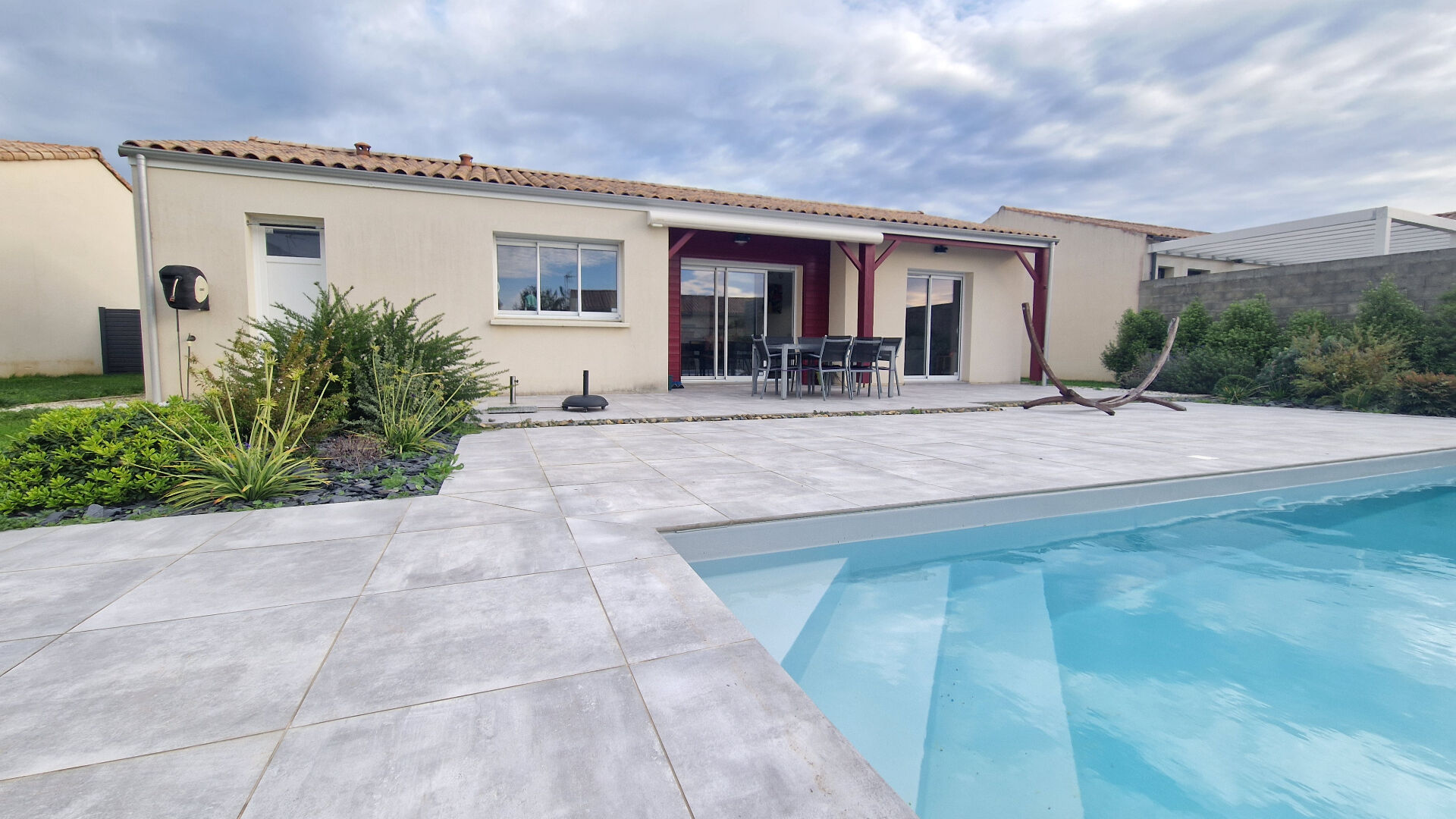 Maison de plain pied avec piscine, Chauray 6 pièce(s) 116.05 m2