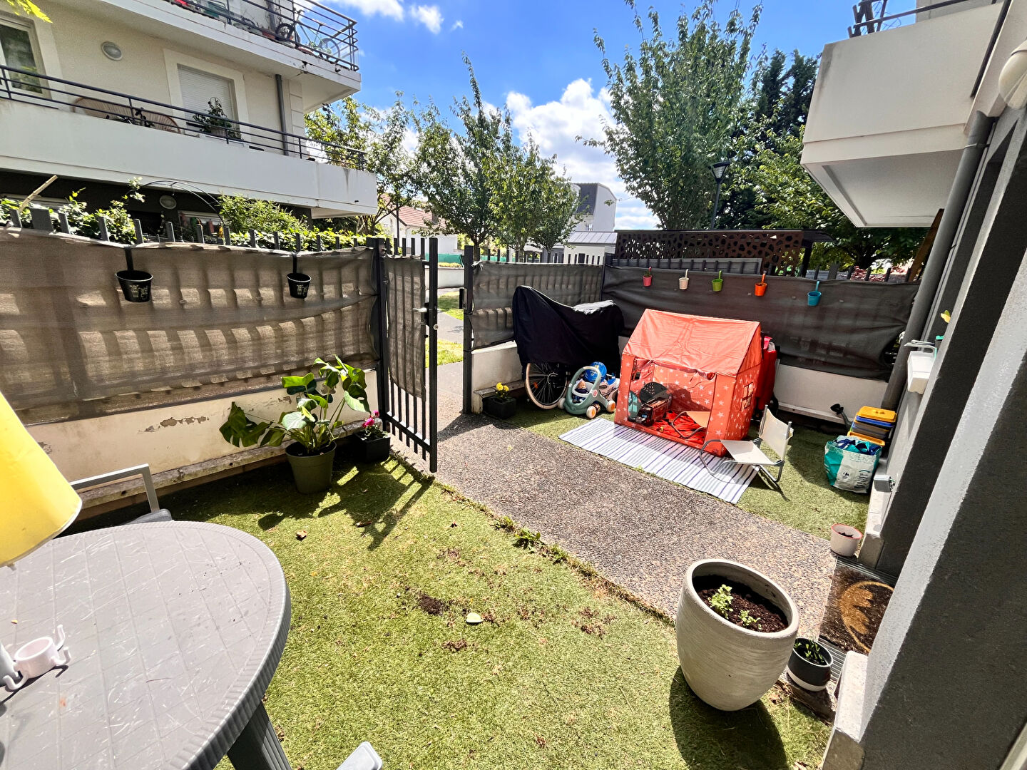 Photo !! DUPLEX REZ-DE-JARDIN - 3 PIECES +TERRASSE + PARKING image 1/6