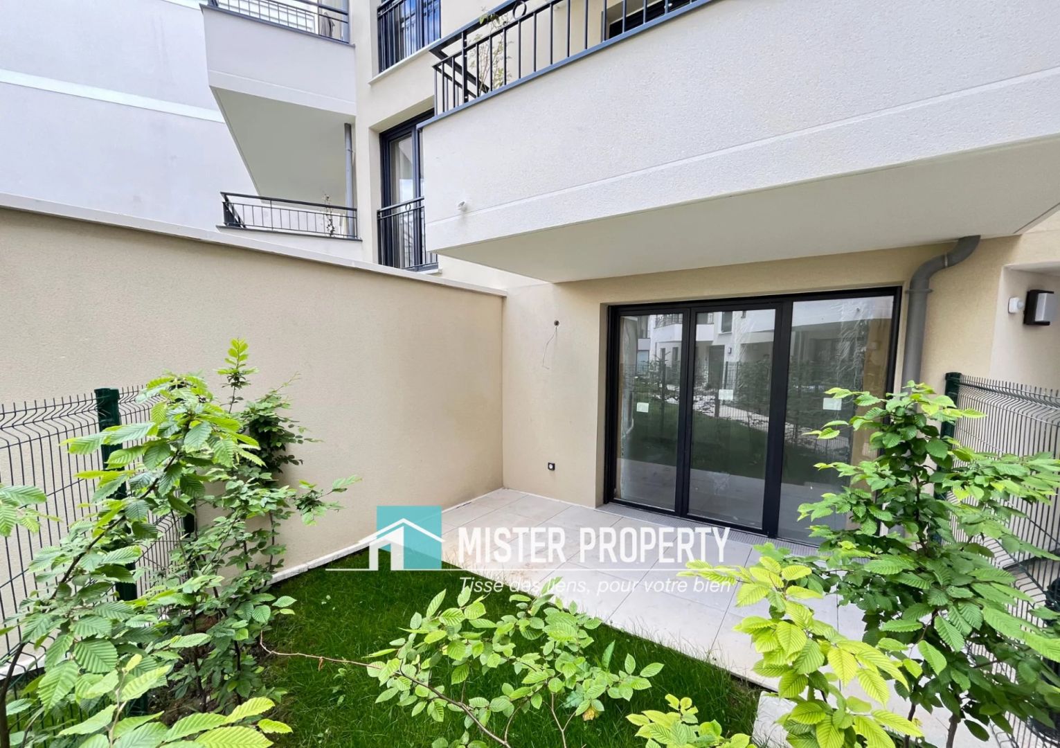 !! Houilles - Superbe 3 Pièces avec Terrasse, Jardin et Parking - À découvrir !!