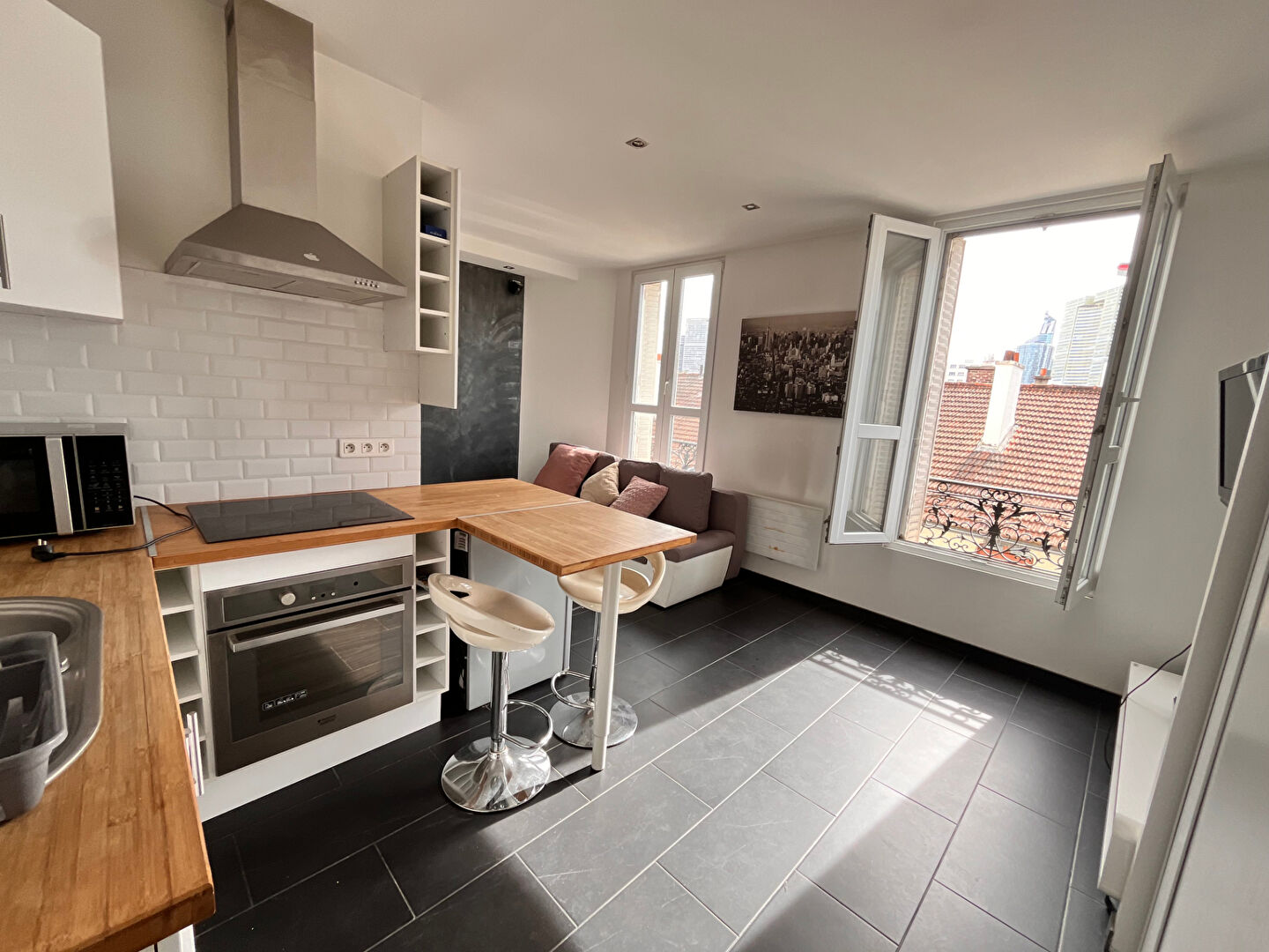 COURBEVOIE - MARCEAU - GRAND SUTDIO - 199 000  FAI