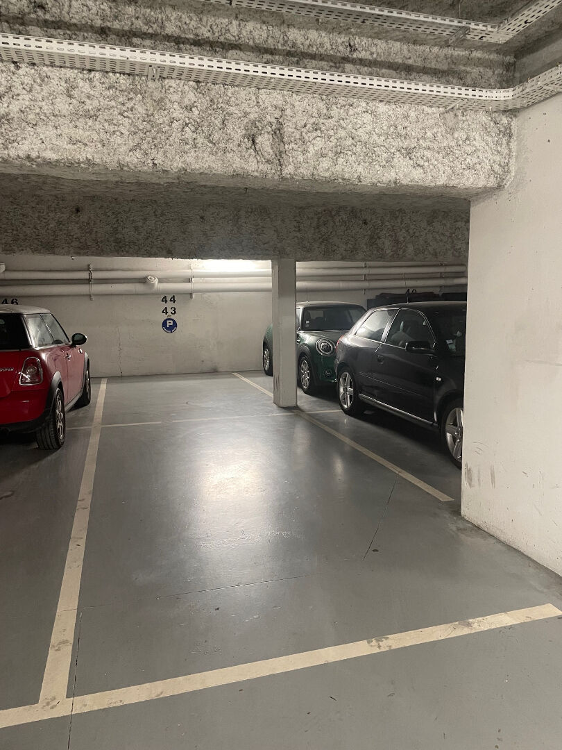 RUEIL-MALMAISON/ CENTRE VILLE / DOUBLE PLACE DE PARKING  BOXABLE