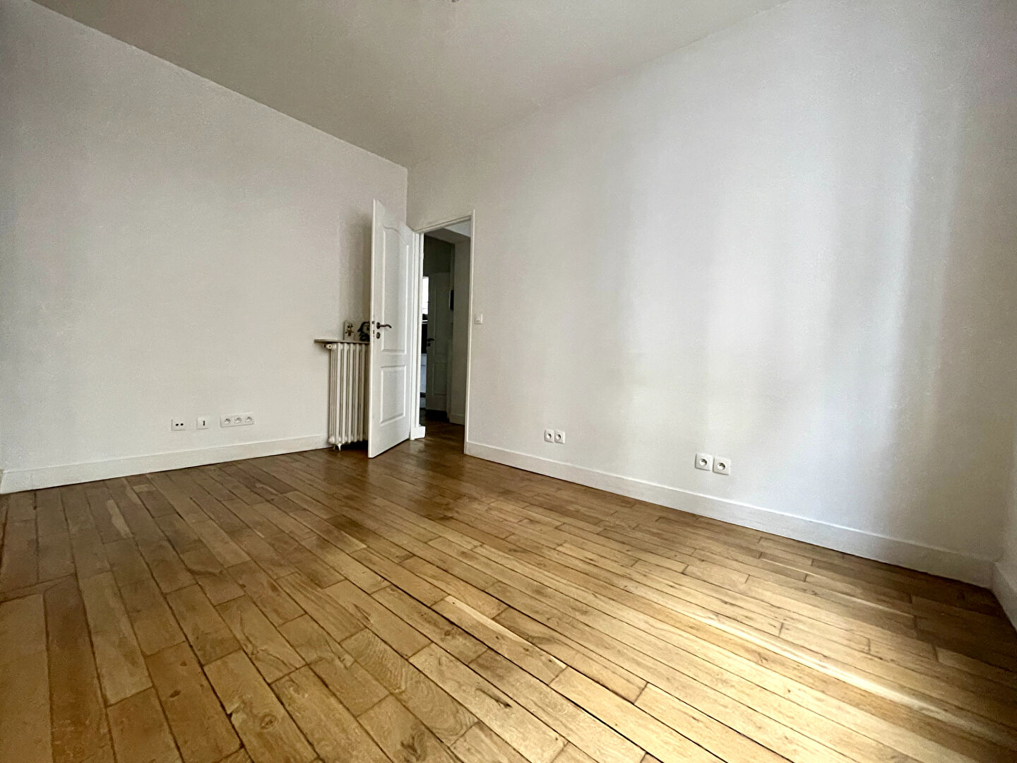 Photo Courbevoie - 2 pièces loué meublé image 5/6