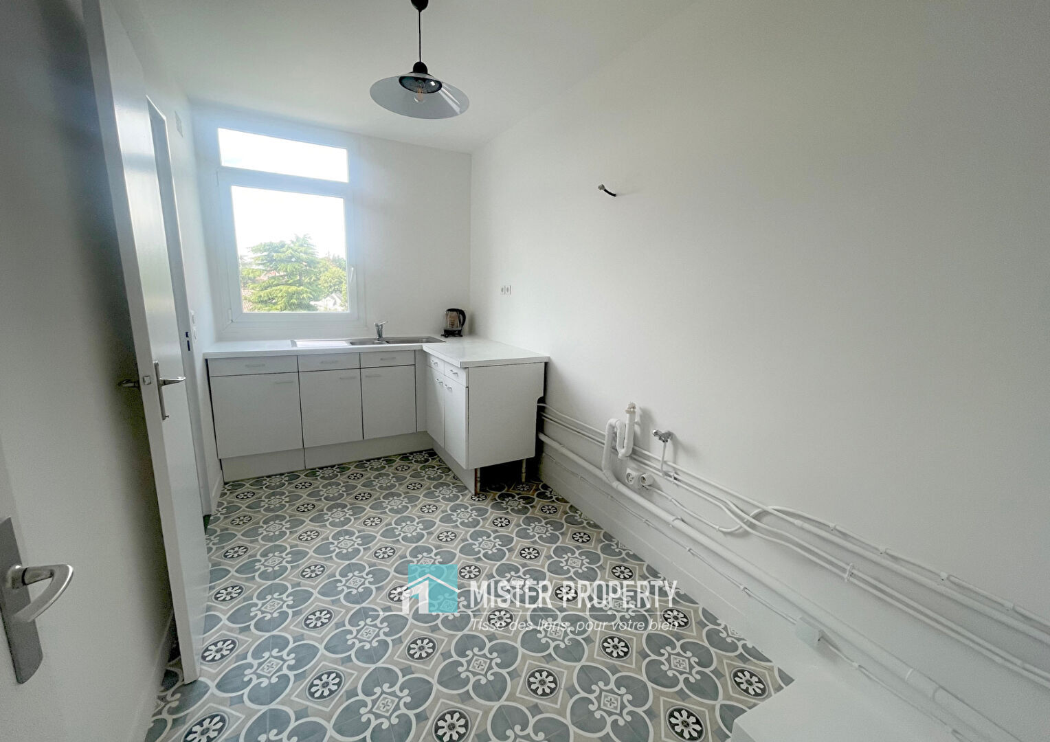 Photo !! Maisons-Laffitte - Superbe Appartement de 80 m² au Dernier Étage avec 3 Chambres et Balcon !! image 3/6