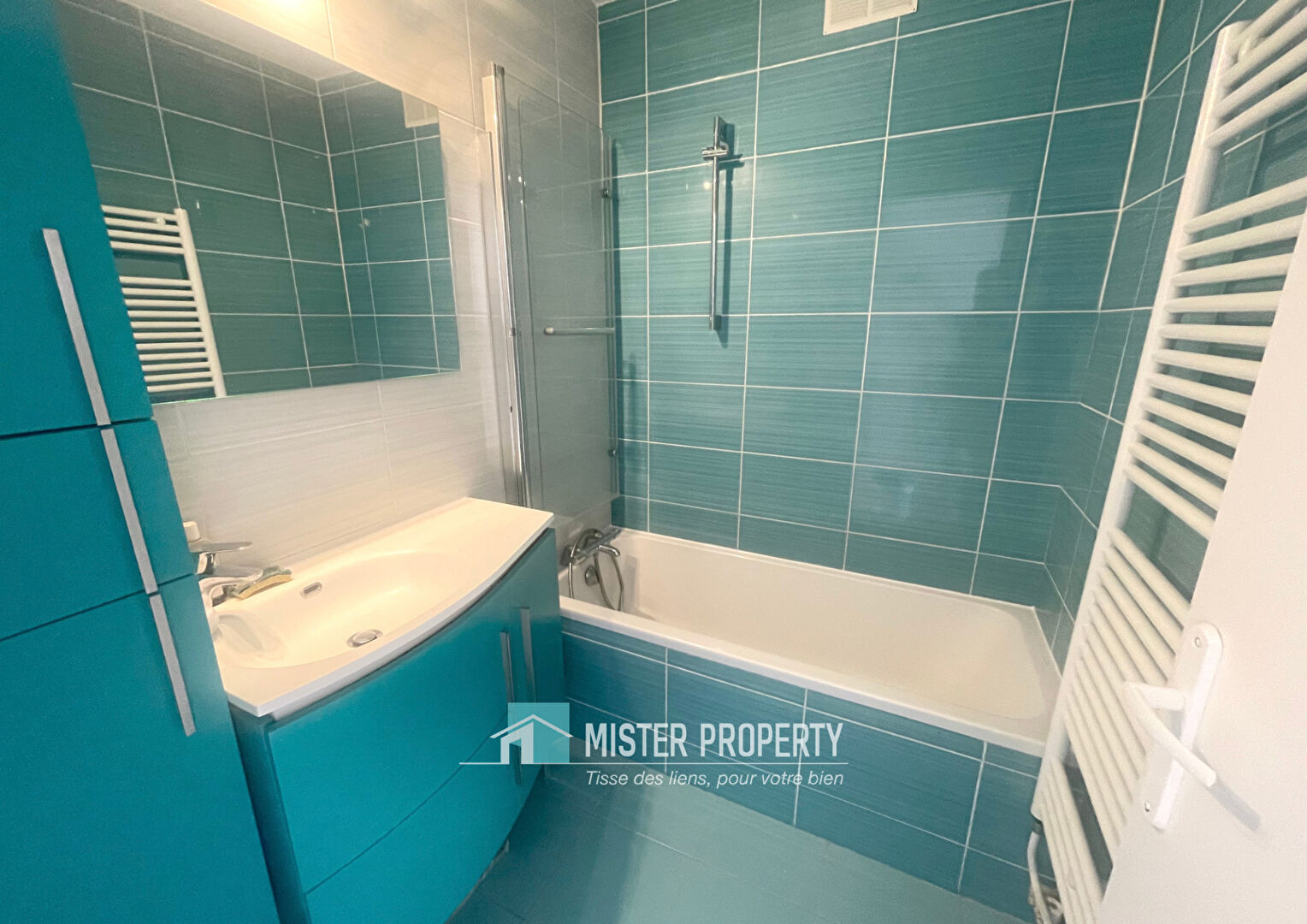 Photo !! Maisons-Laffitte - Superbe Appartement de 80 m² au Dernier Étage avec 3 Chambres et Balcon !! image 5/6