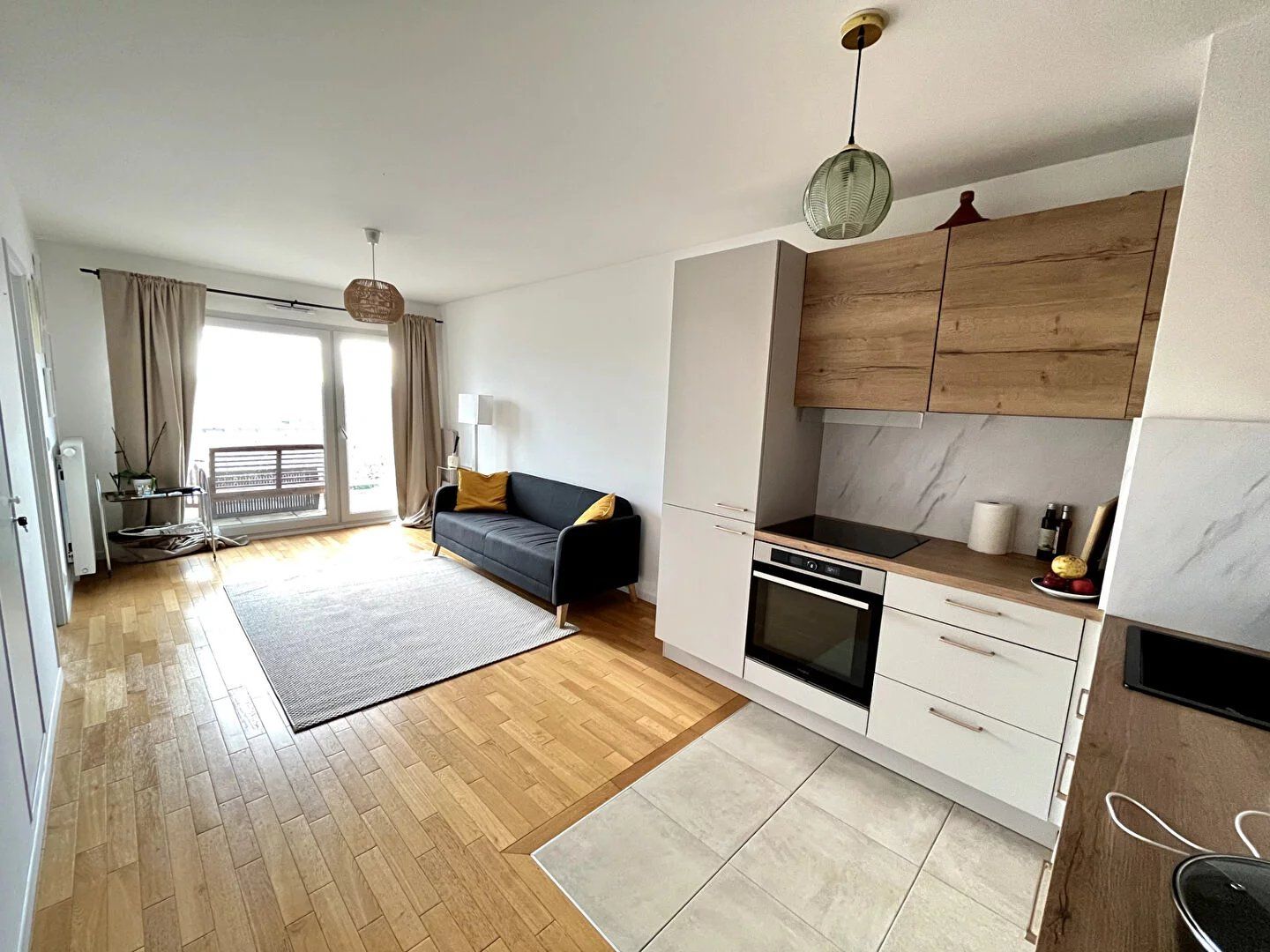 Sartrouville - Gare - 2 Pieces + Parking - 1 300 Euros Cc