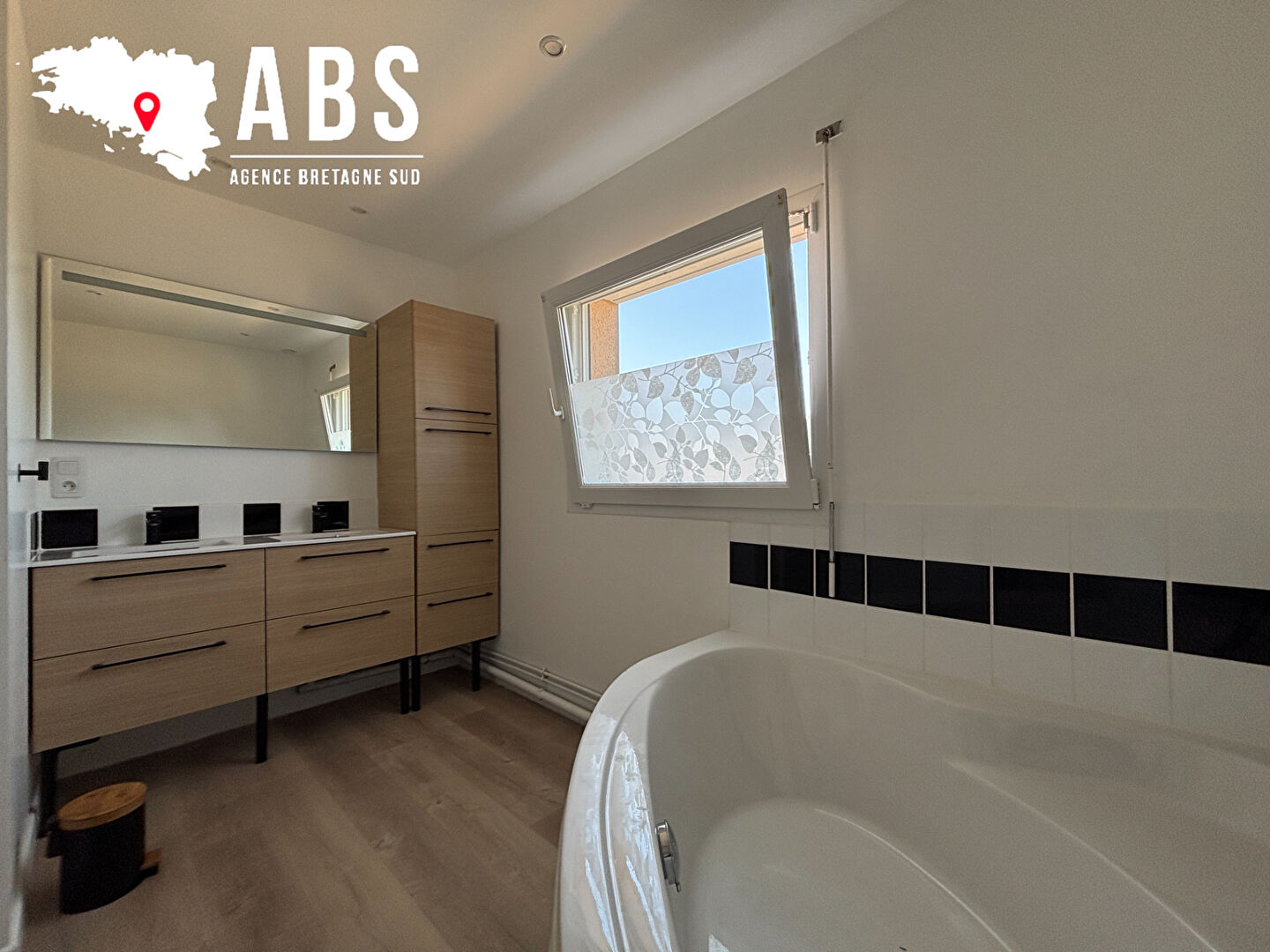 Maison T4 de 98m² dans le centre de SAINT-DOLAY