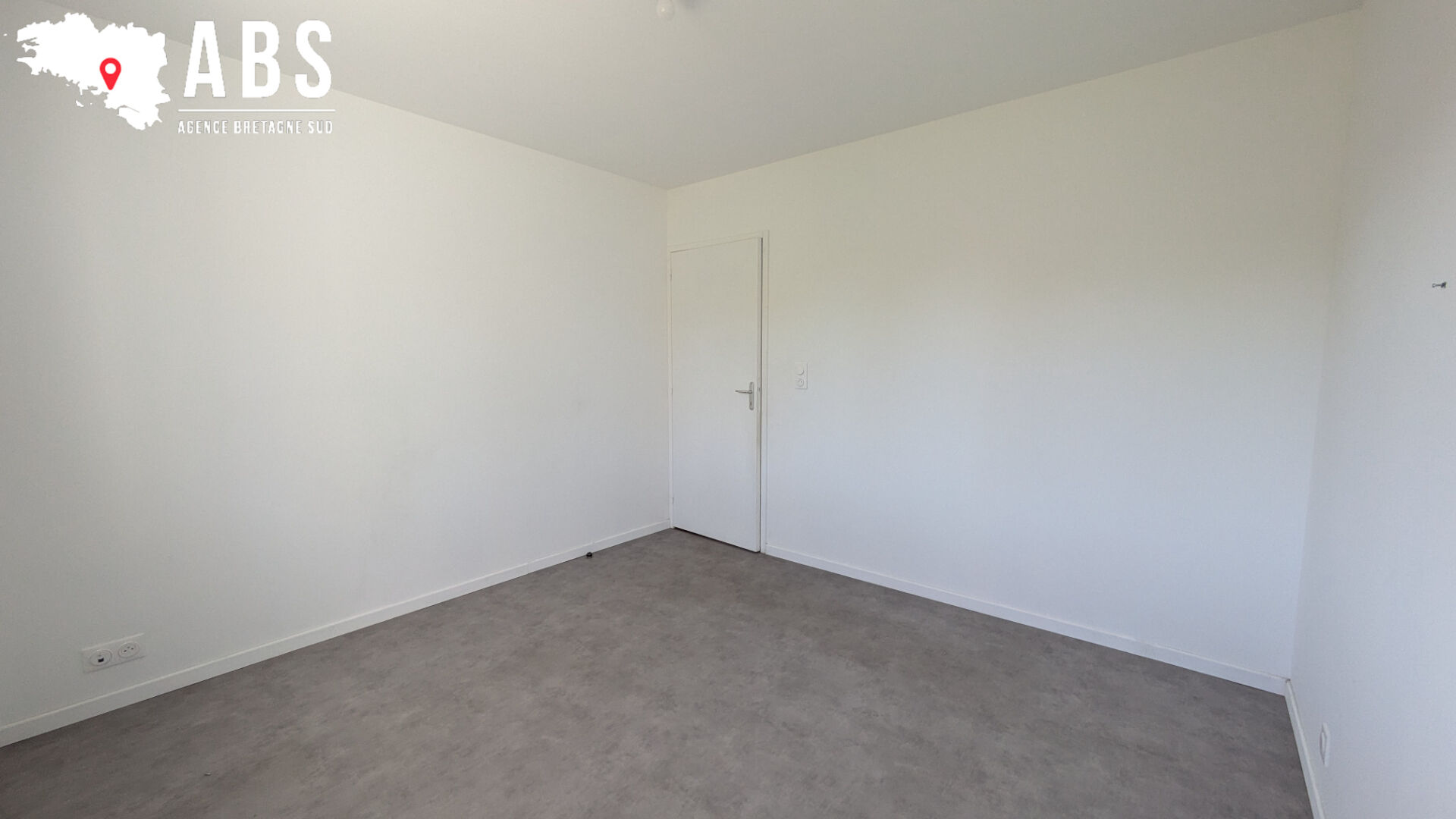 
Maison récente T4 de 84 m² dans le bourg de SAINT-DOLAY
