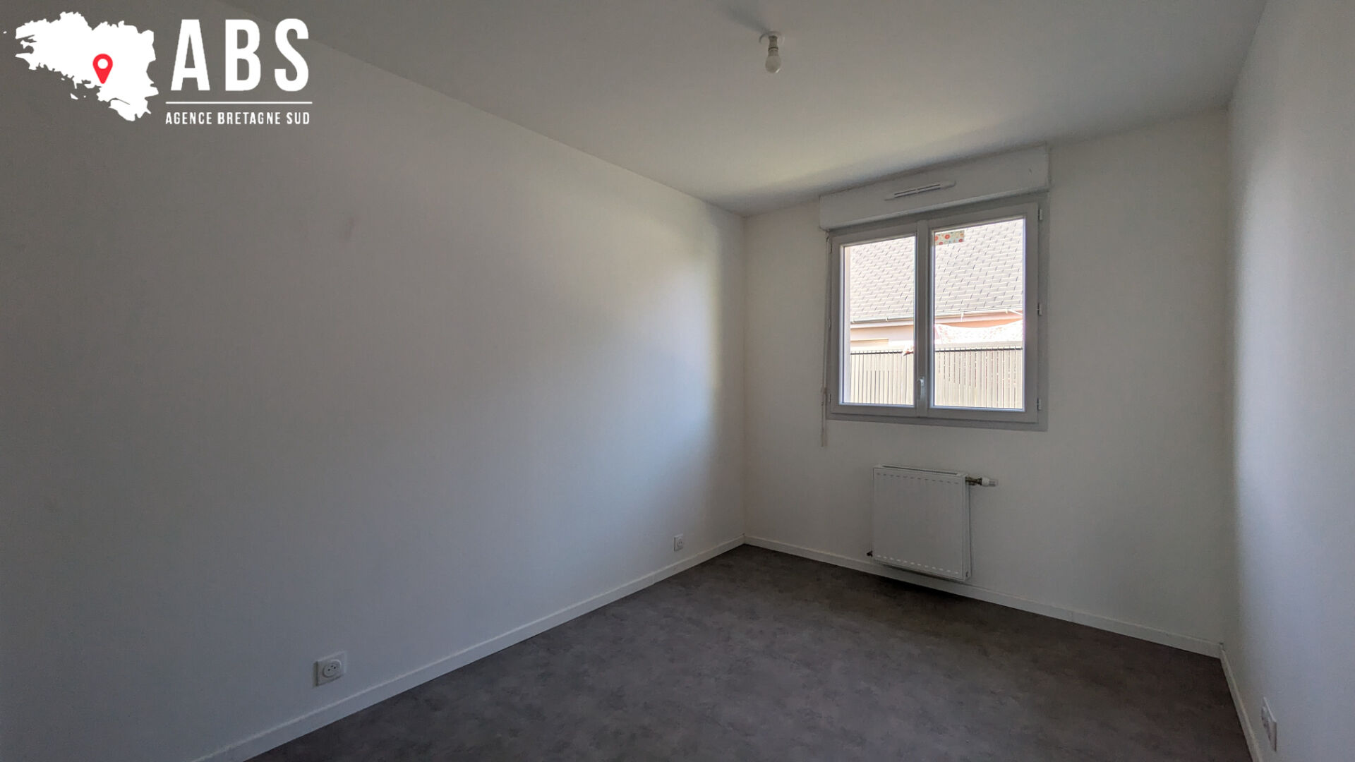 
Maison récente T4 de 84 m² dans le bourg de SAINT-DOLAY
