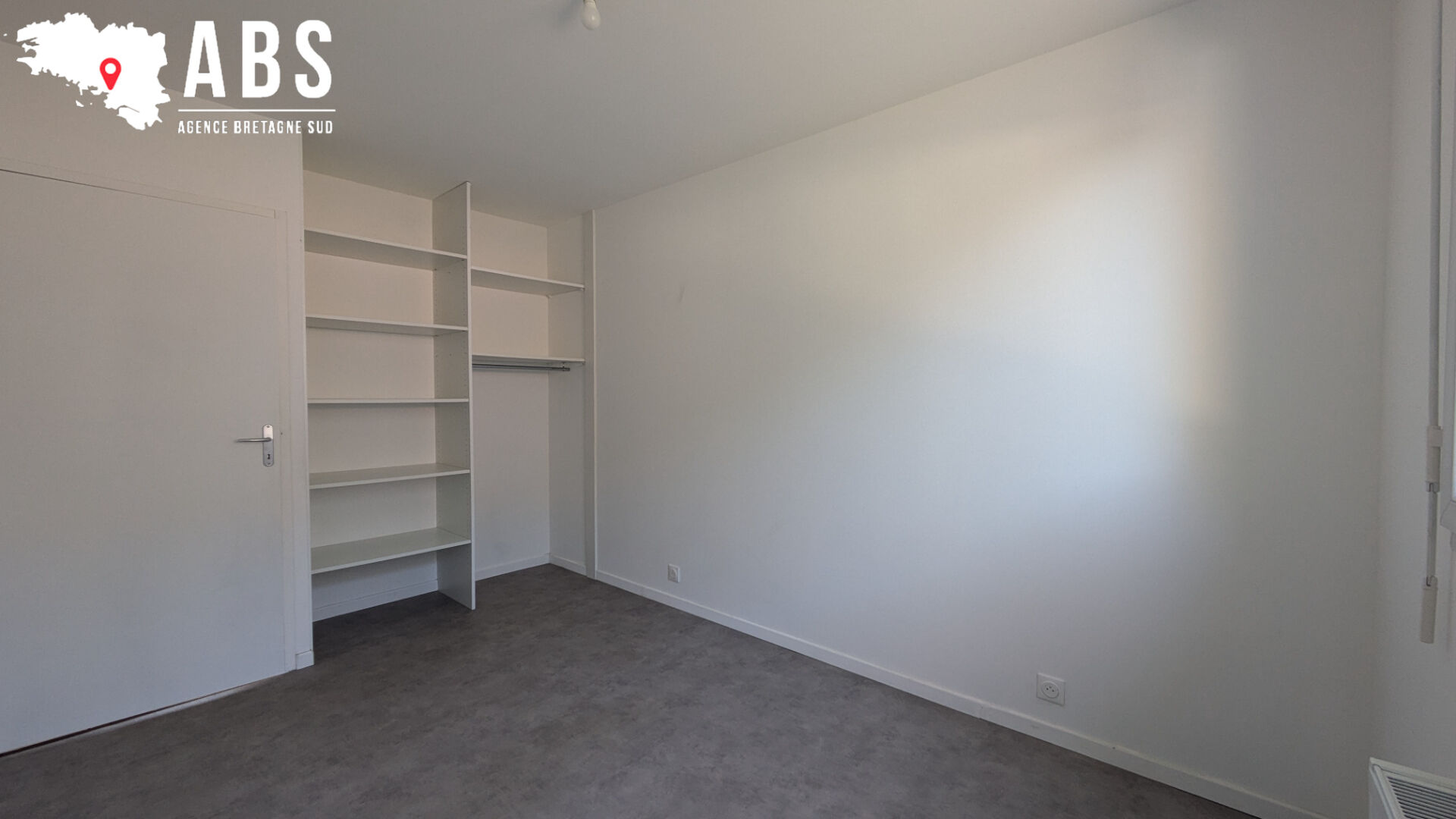 
Maison récente T4 de 84 m² dans le bourg de SAINT-DOLAY
