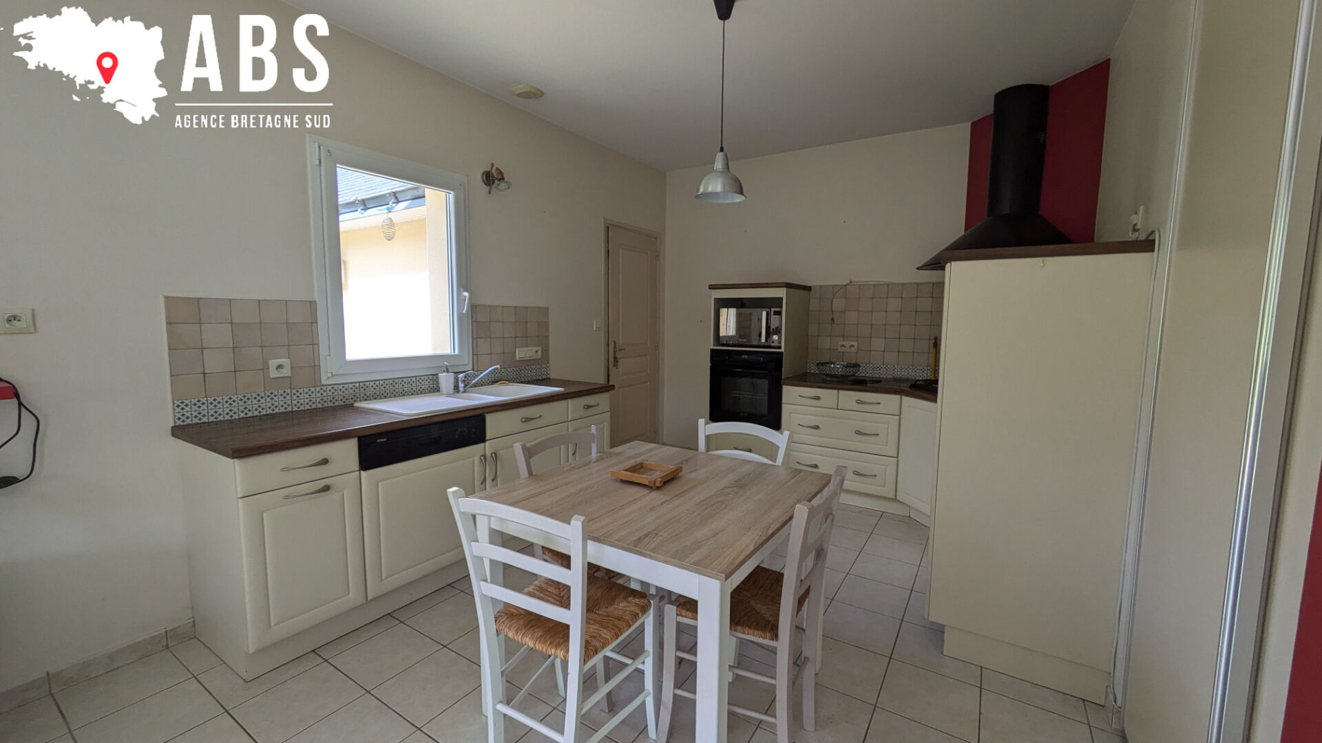 
Maison meublée T4 de 90m² à HERBIGNAC
