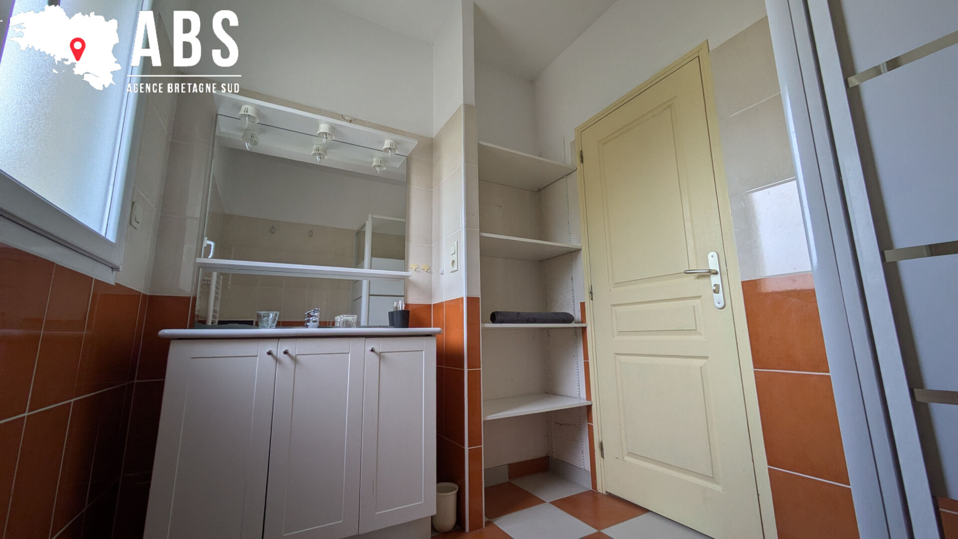 
Maison meublée T4 de 90m² à HERBIGNAC

