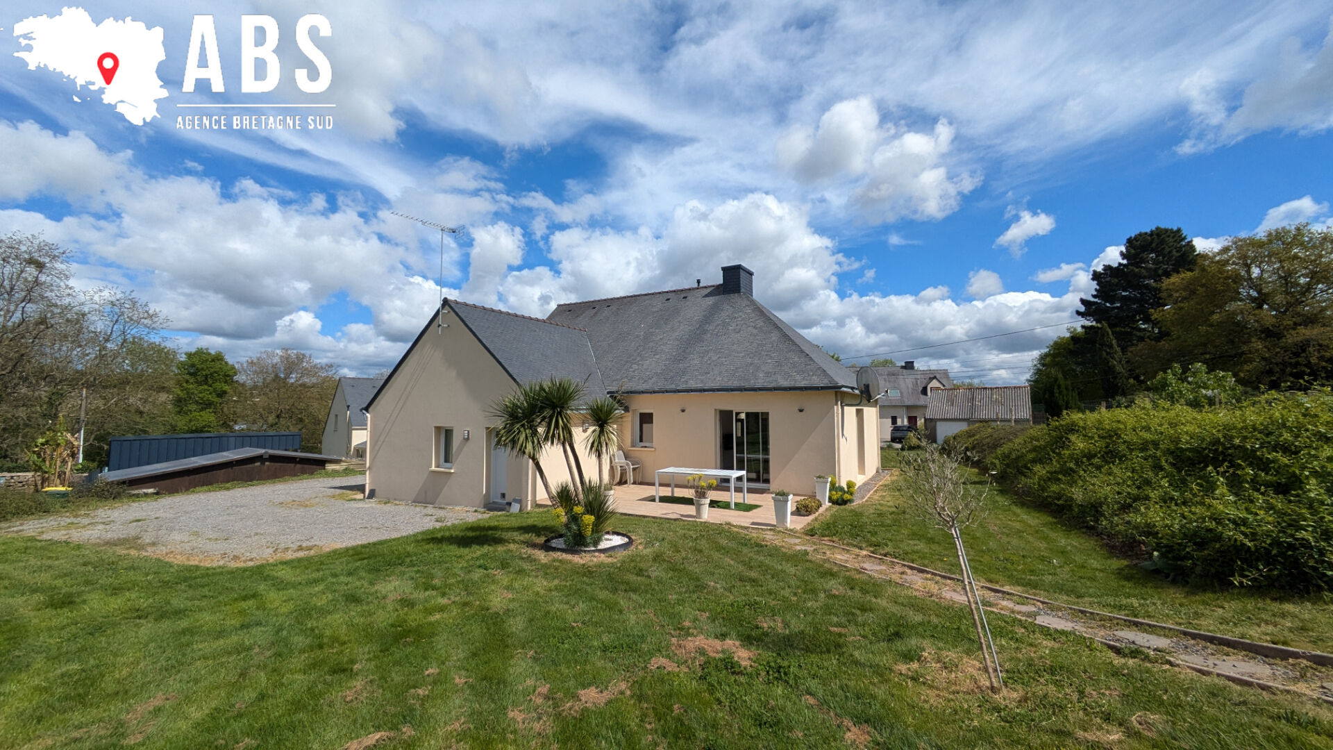 
Maison meublée T4 de 90m² à HERBIGNAC
