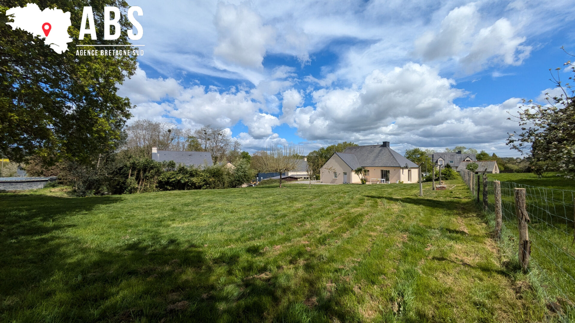 
Maison meublée T4 de 90m² à HERBIGNAC
