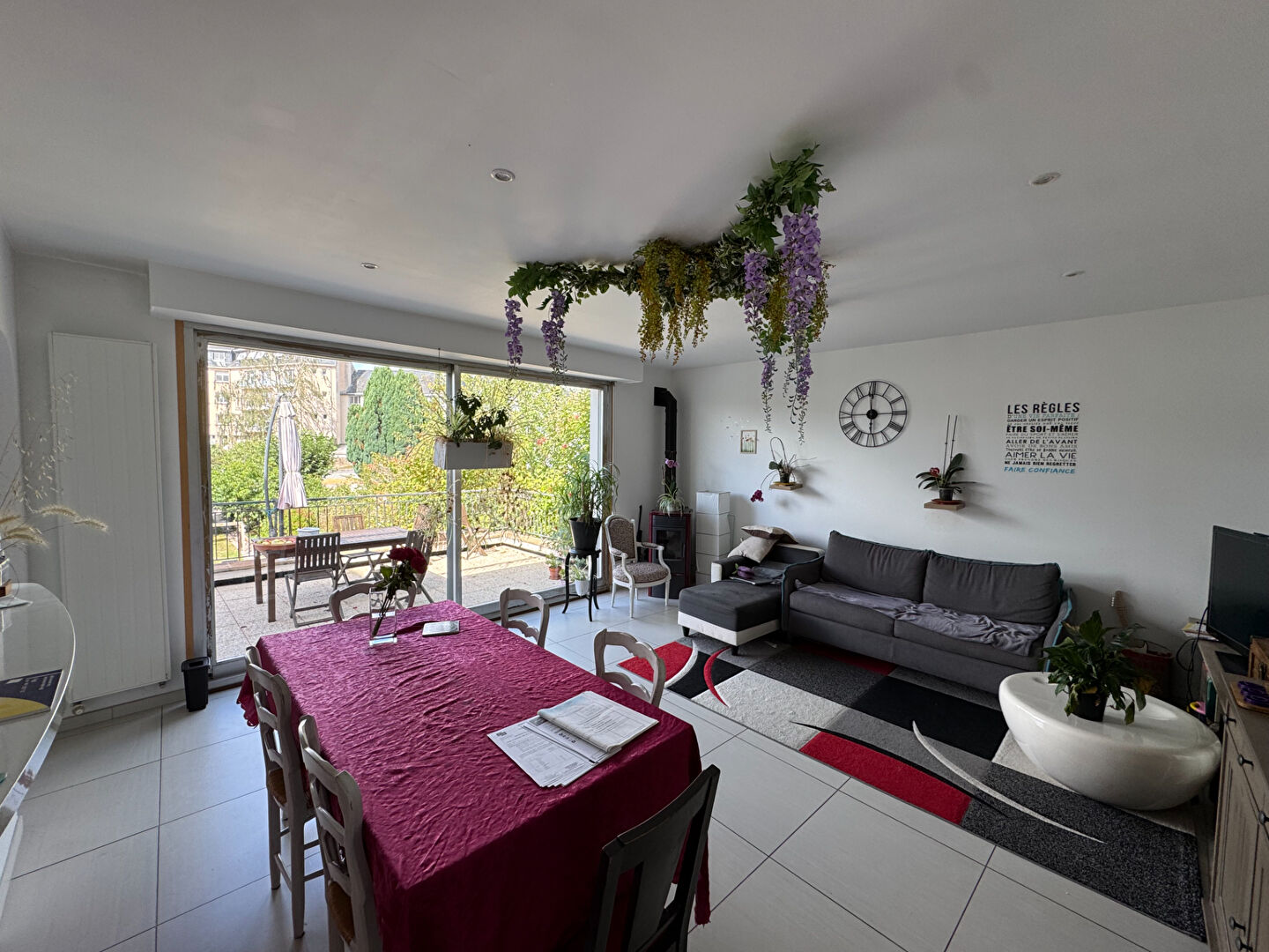 
LA ROCHE BERNARD, MAISON DE VILLE AVEC BEAU JARDIN ET GARAGE EN SOUS-SOL - BRETAGNE SUD - 15 MIN DES PLAGES
