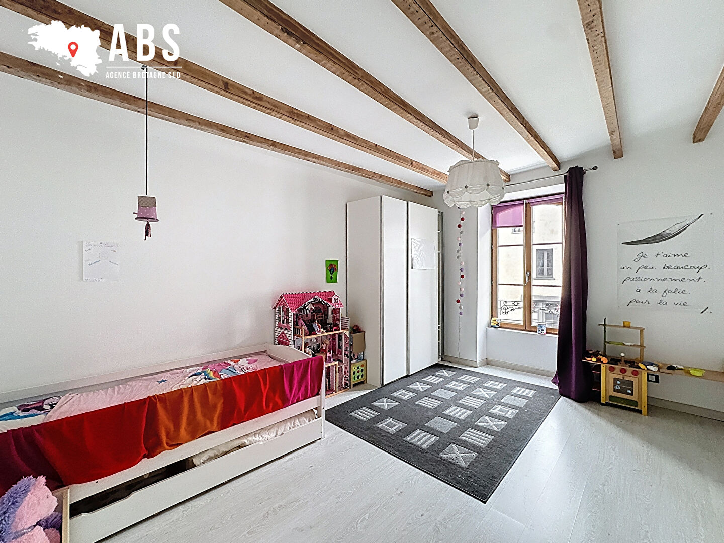 LA ROCHE BERNARD, MAISON DE VILLE AVEC BEAU JARDIN ET GARAGE EN SOUS-SOL - BRETAGNE SUD - 15 MIN DES PLAGES