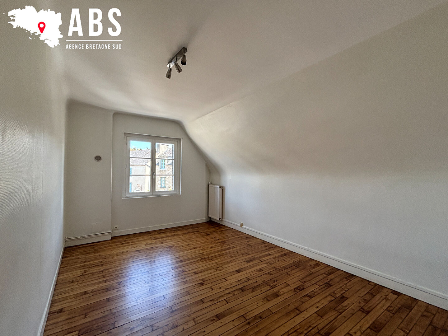 
Appartement T3 de 84.49m² en plein centre de LA ROCHE-BERNARD
