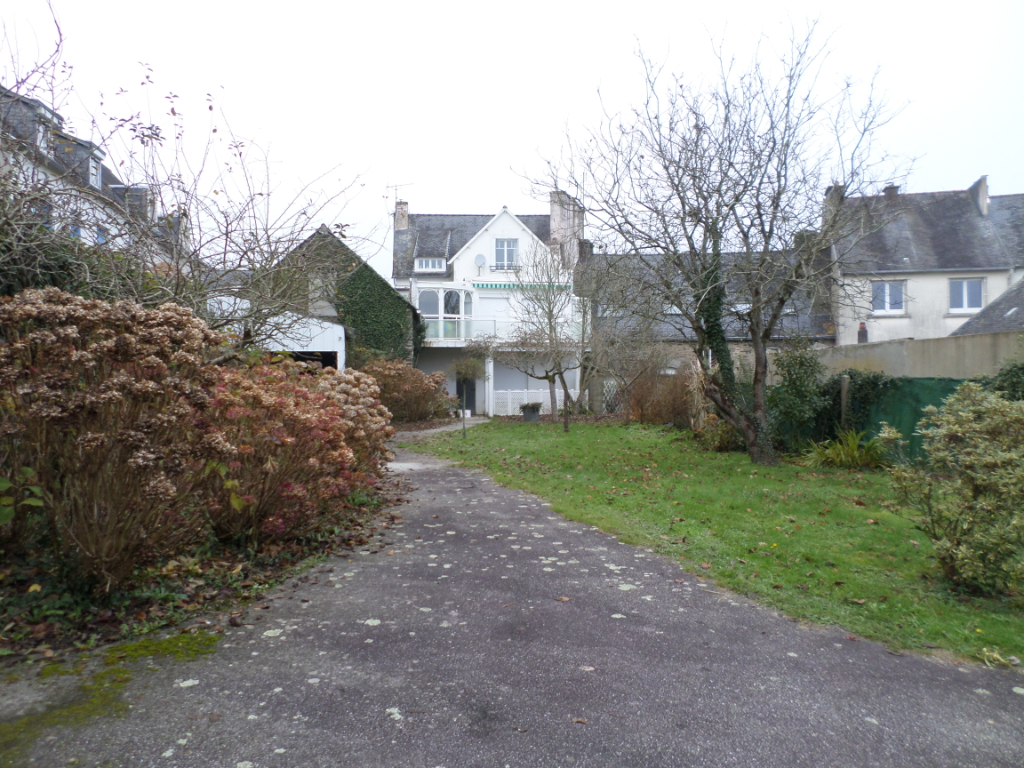 Maison Chateauneuf Du Faou 6 pièce(s) 932 m2 ChâteauneufduFaou 29520