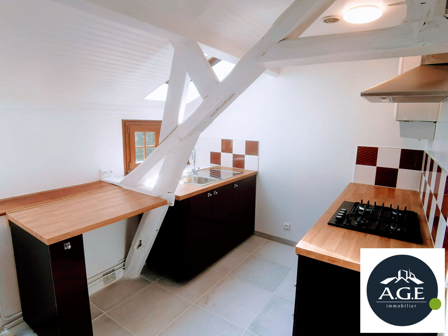 Photo Immeuble Epernon 9 pièces 275 m2 image 2/6