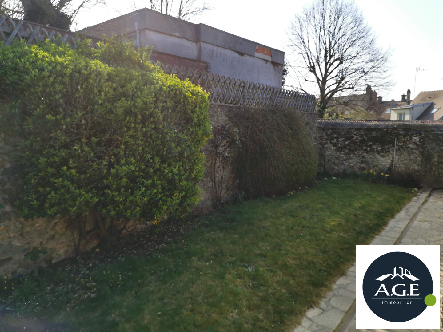 Photo Immeuble Epernon 9 pièces 275 m2 image 5/6