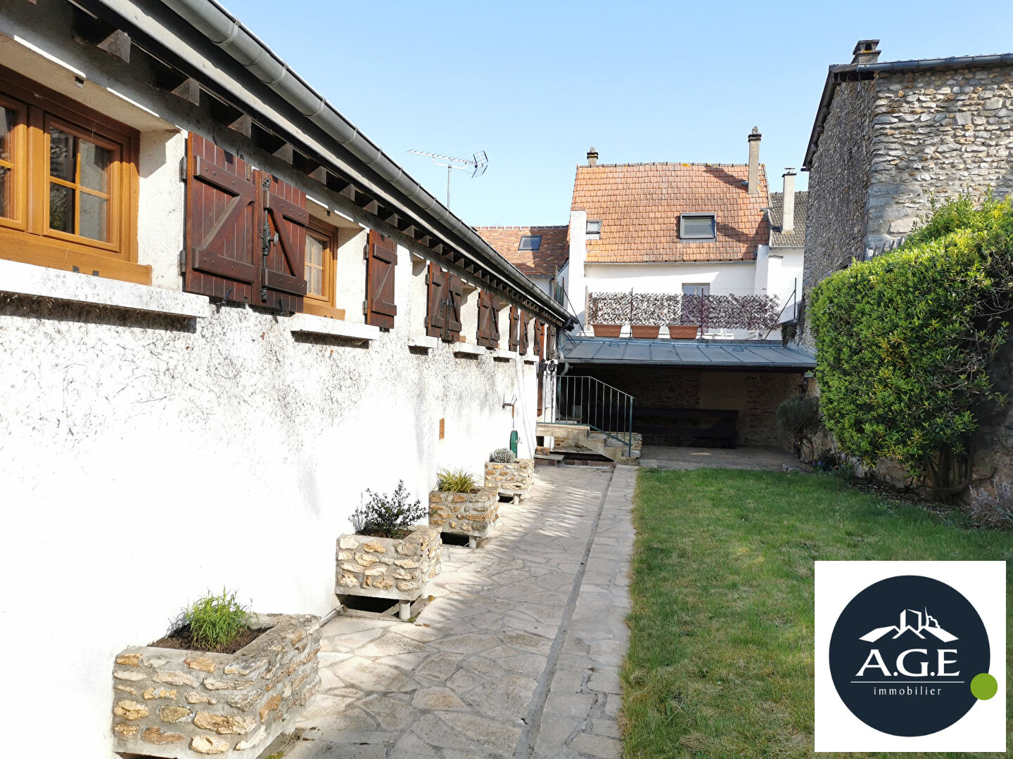 Photo Immeuble Epernon 9 pièces 275 m2 image 6/6