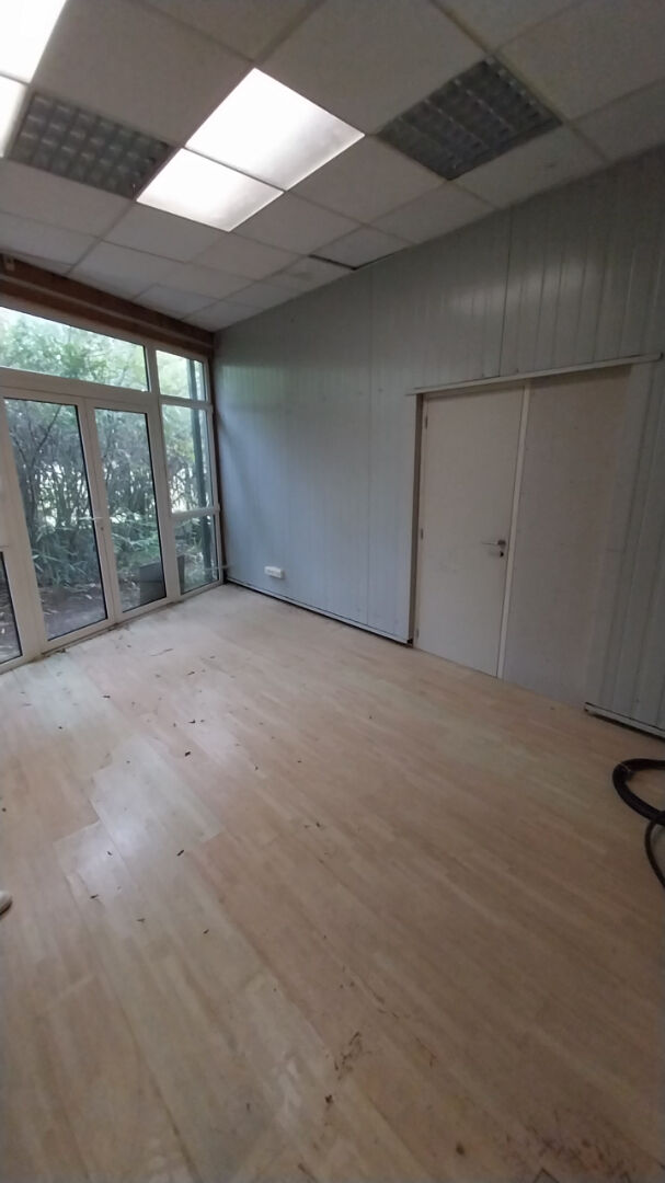 Photo Local commercial  600 m2 image 2/6