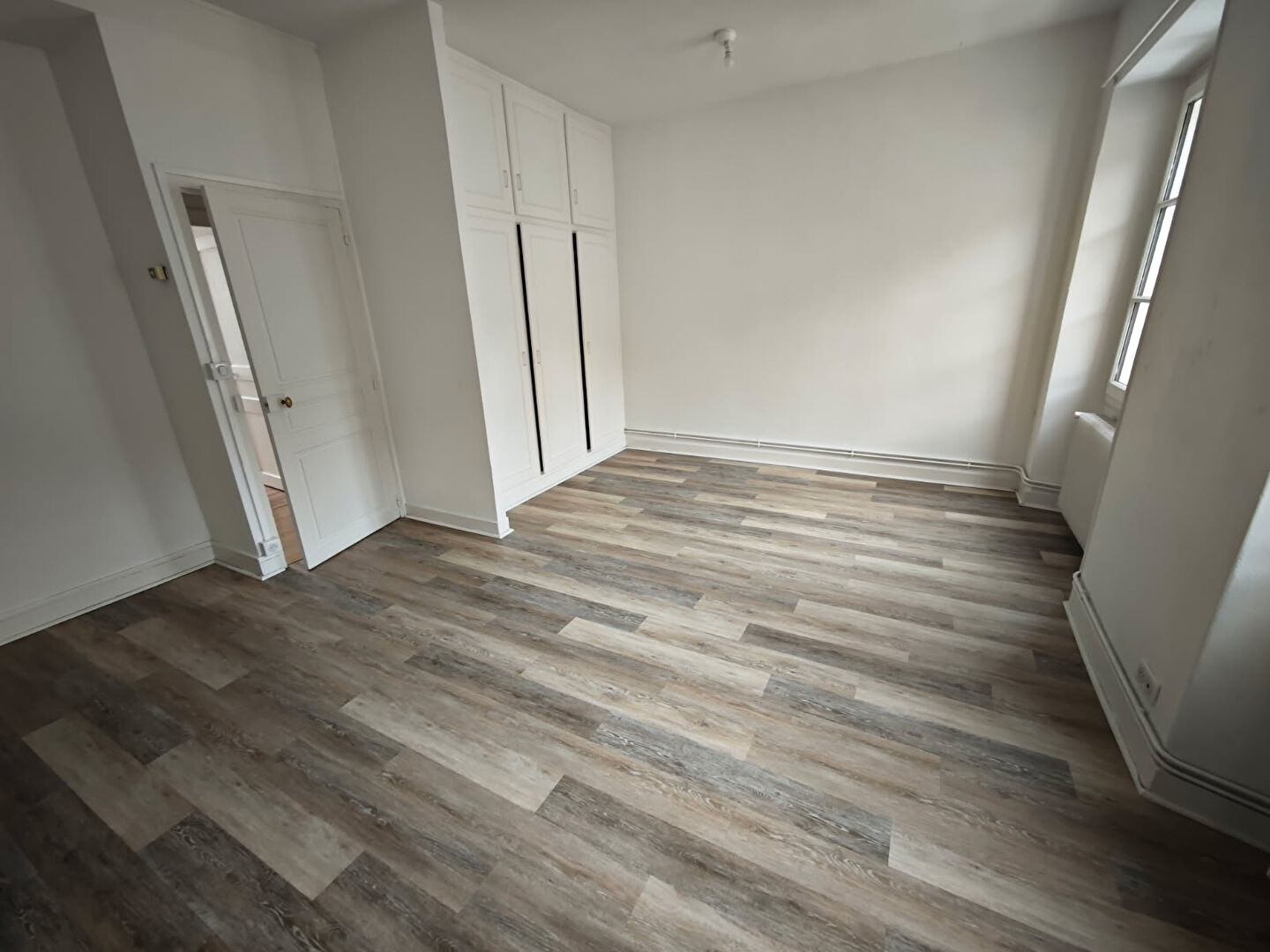 Photo F2 - EPERNON image 1/5