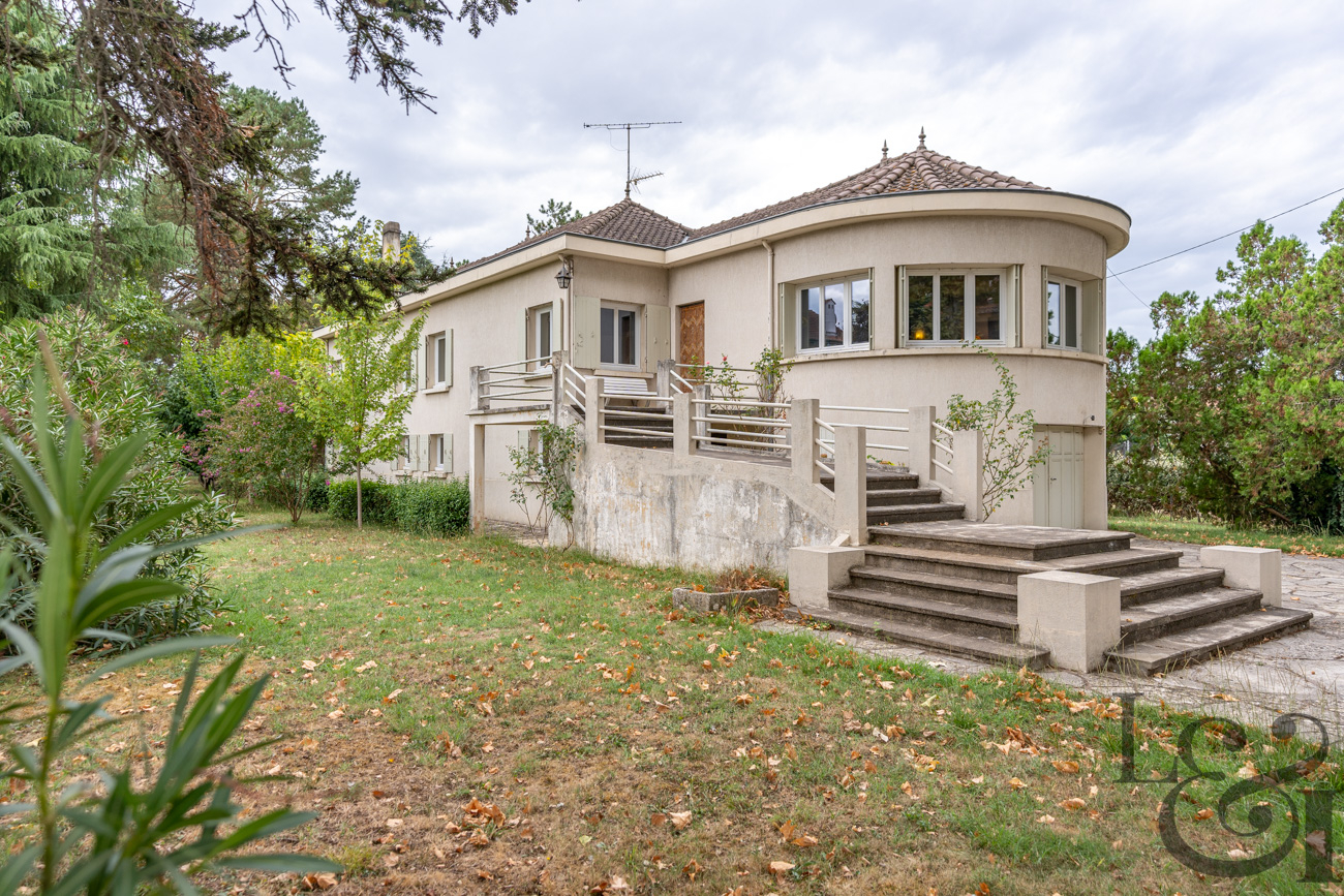 Découvrez et acheter le bien A vendre maison de caractère à Sainte