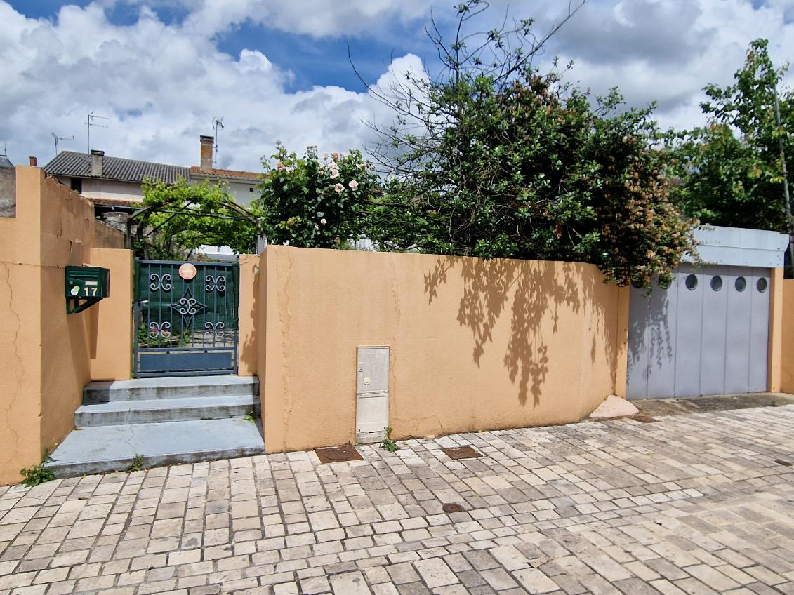 Maison de ville proche de tous commerces à Sainte-Livrade-sur-Lot (47)