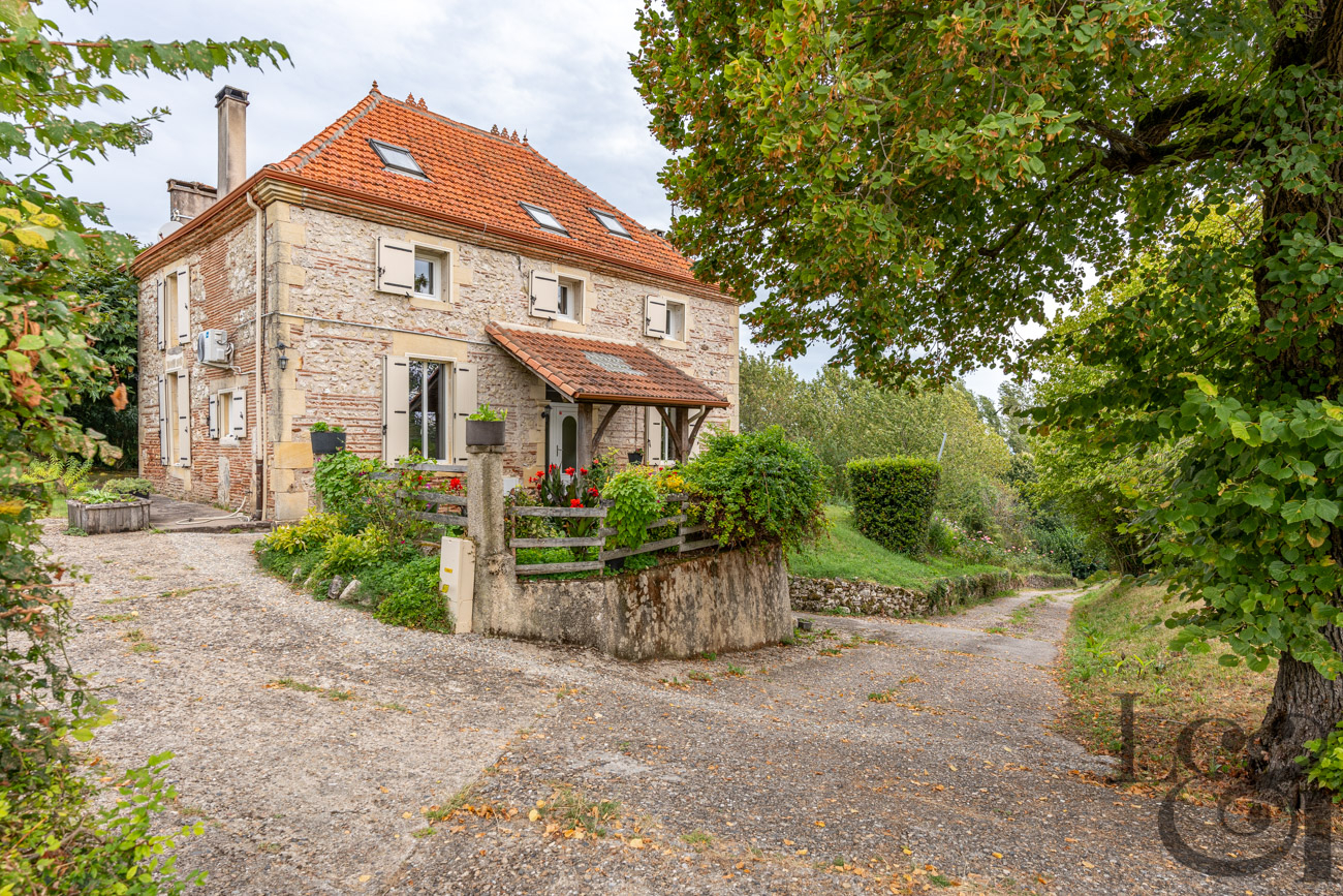 Propriété en pierre 4,5 hectares au Temple-sur-Lot