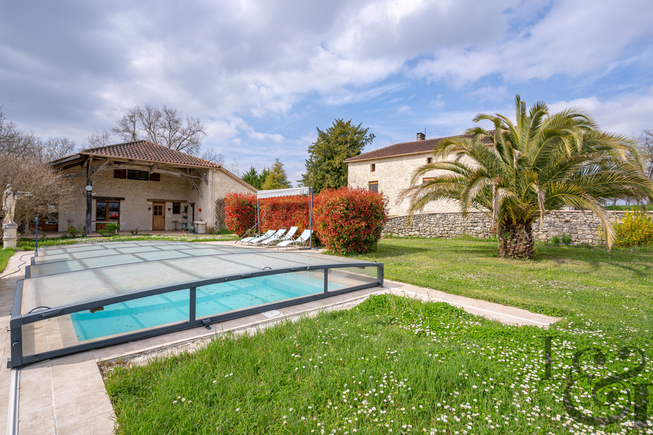 Grange en pierre rénovée avec gîte à vendre entre Villeneuve-sut-Lot et Agen