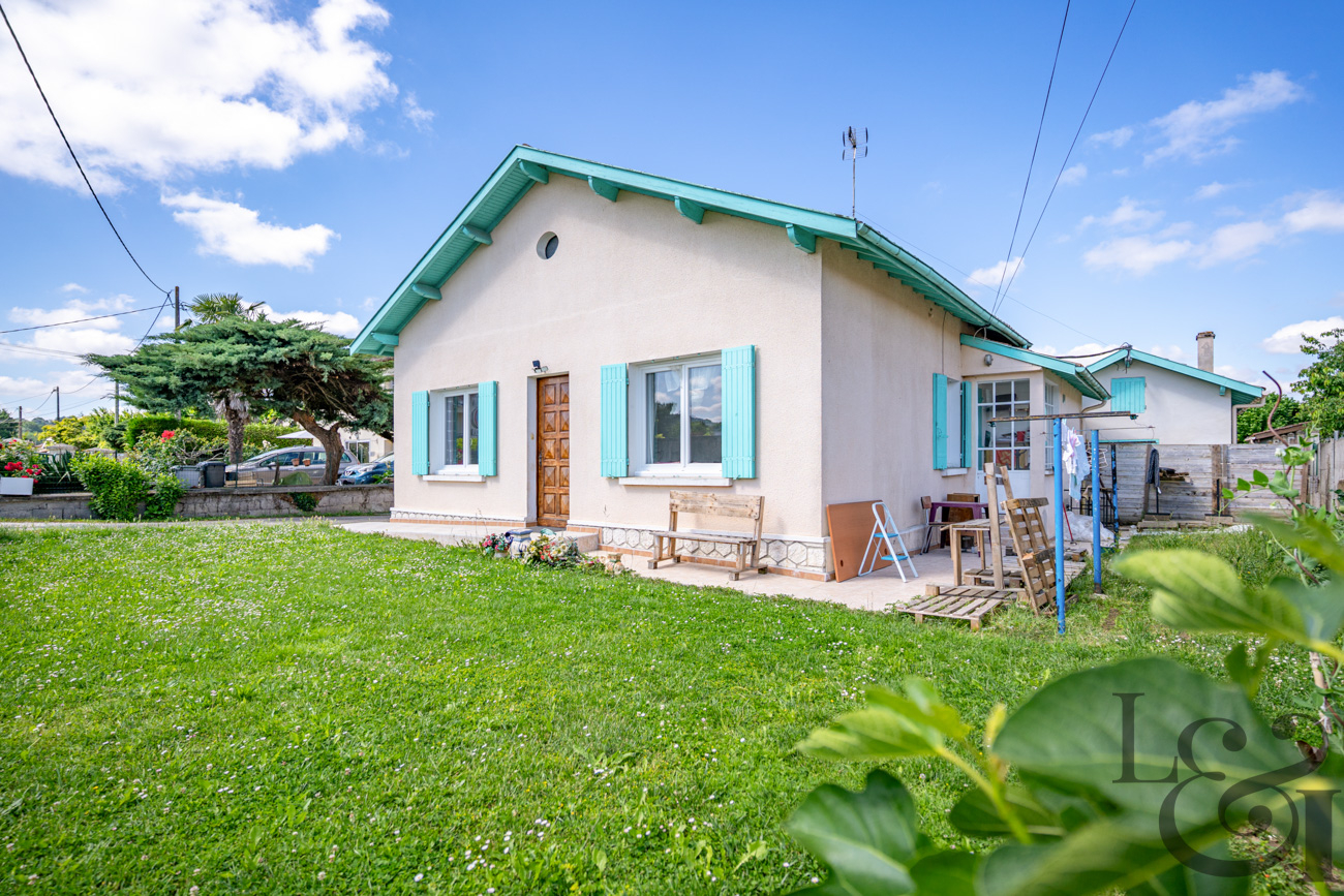 A vendre à Sainte-Livrade-sur-Lot villa de plain-pied